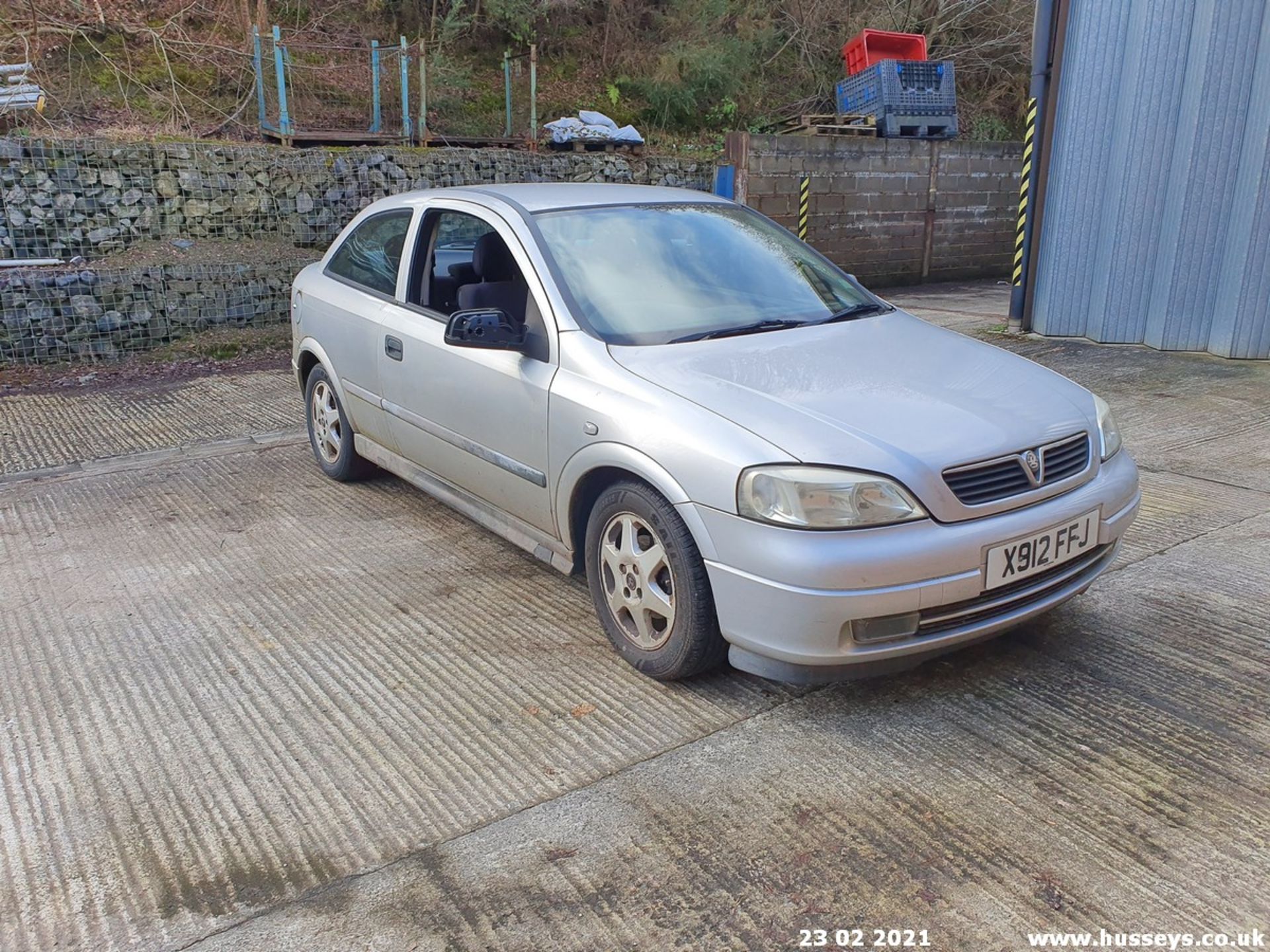 2000 VAUXHALL ASTRA SXI 16V - 1796cc 3dr Hatchback (Silver, 118k) - Image 2 of 11