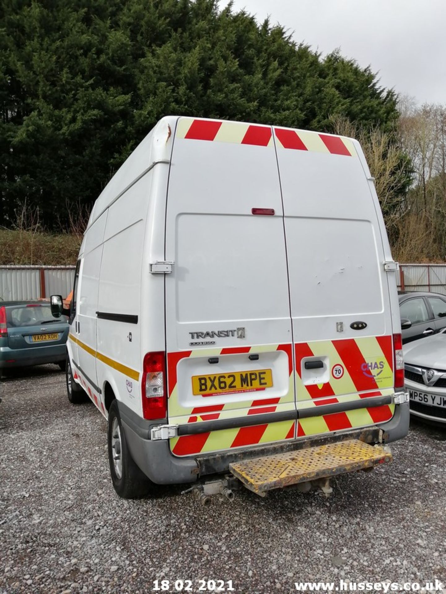 12/62 FORD TRANSIT 100 T350 RWD - 2198cc 5dr Van (White, 108k) - Image 5 of 13