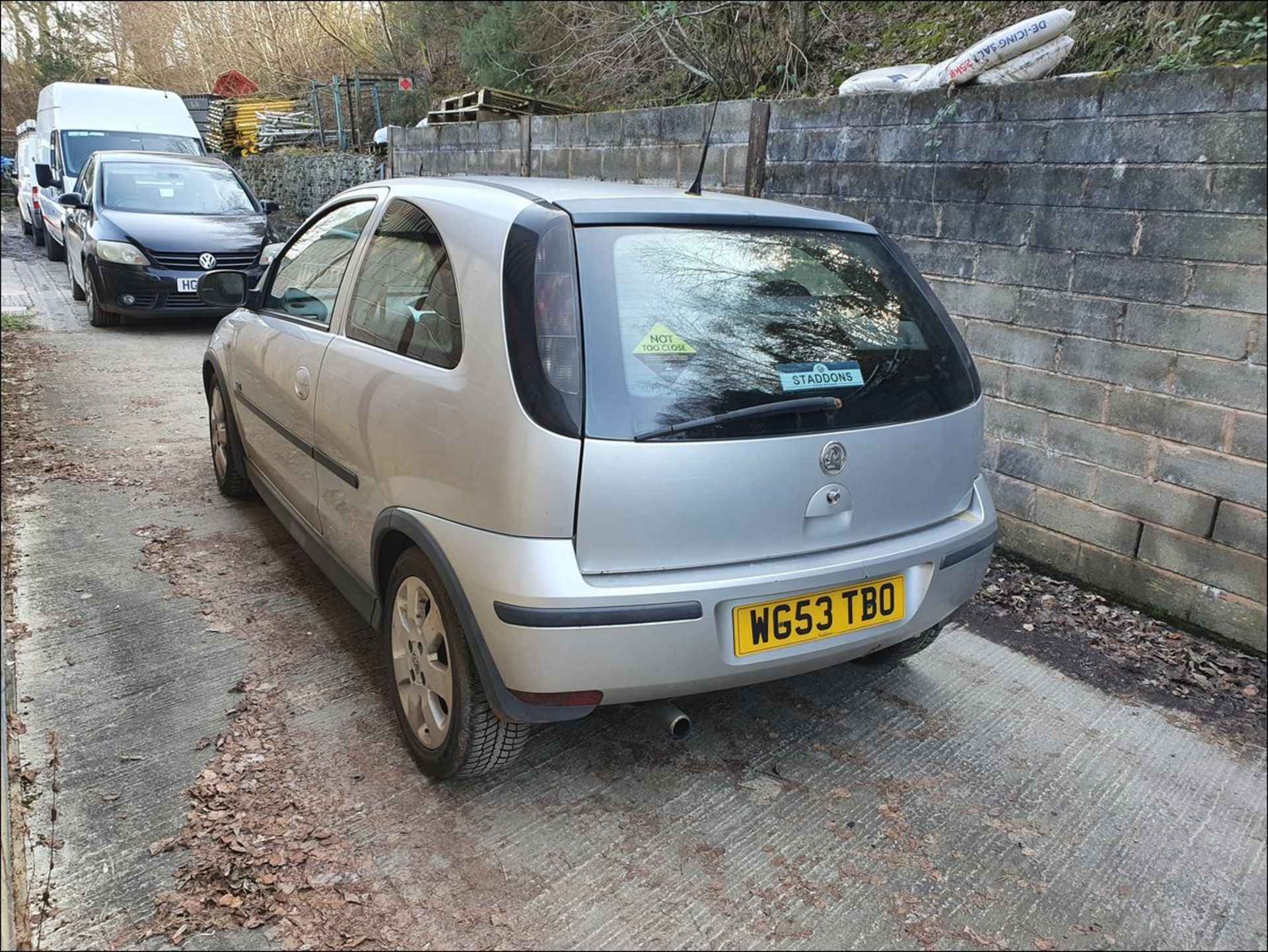 04/53 VAUXHALL CORSA SXI 16V - 1199cc 3dr Hatchback (Silver, 99k) - Image 2 of 8