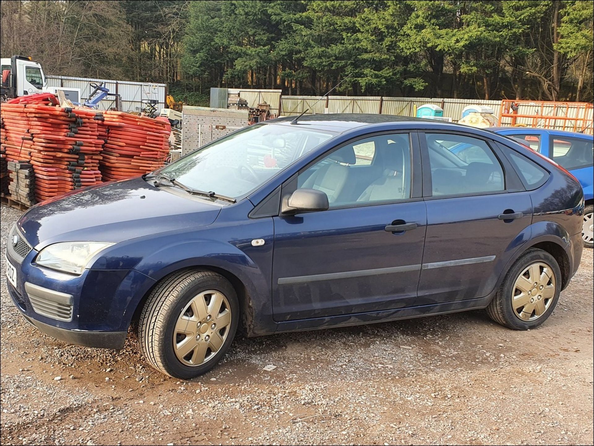 06/06 FORD FOCUS LX AUTO - 1596cc 5dr Hatchback (Blue, 83k)