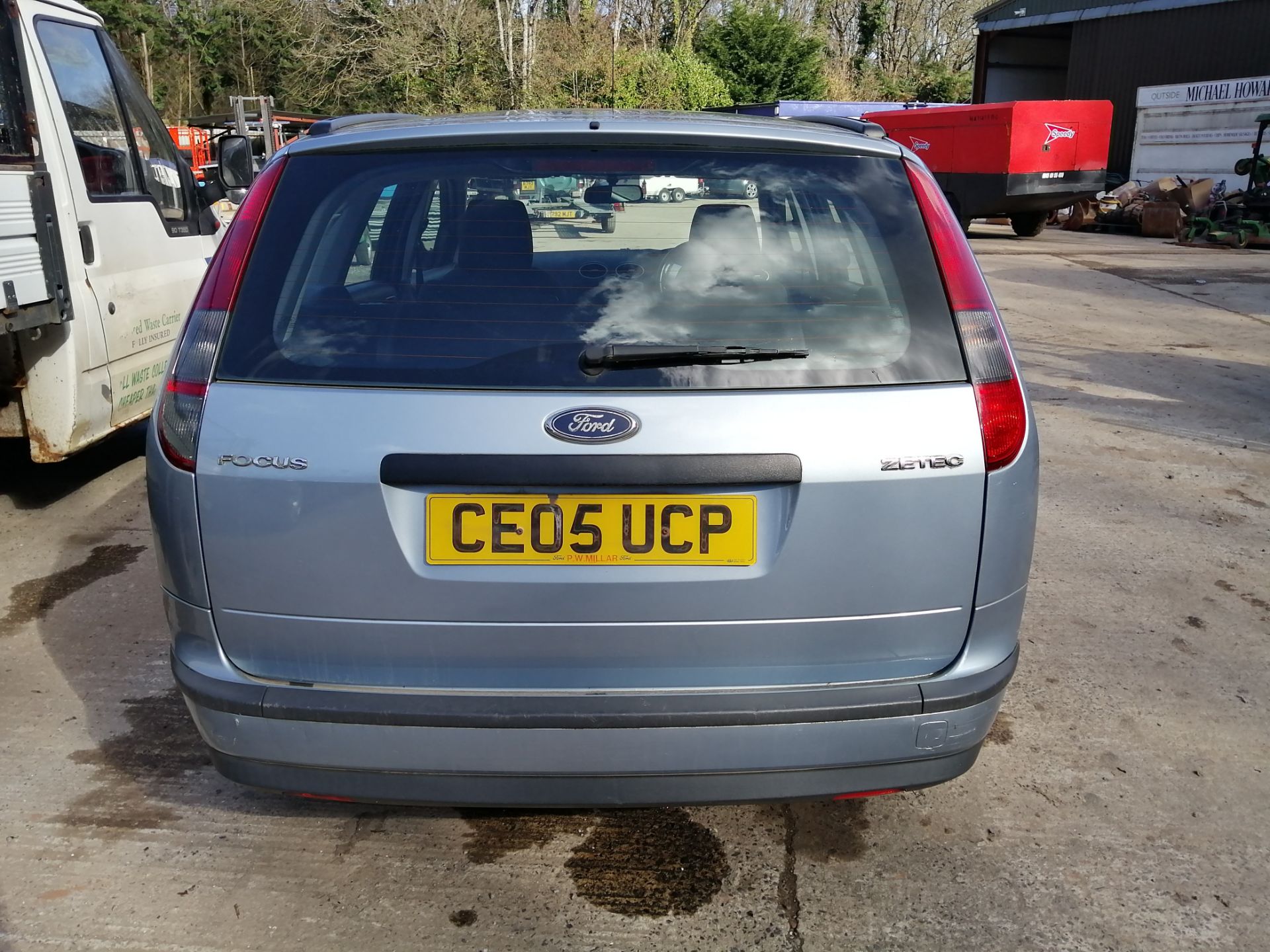 05/05 FORD FOCUS ZETEC CLIMATE T - 1596cc 5dr Estate (Blue, 133k) - Image 5 of 12