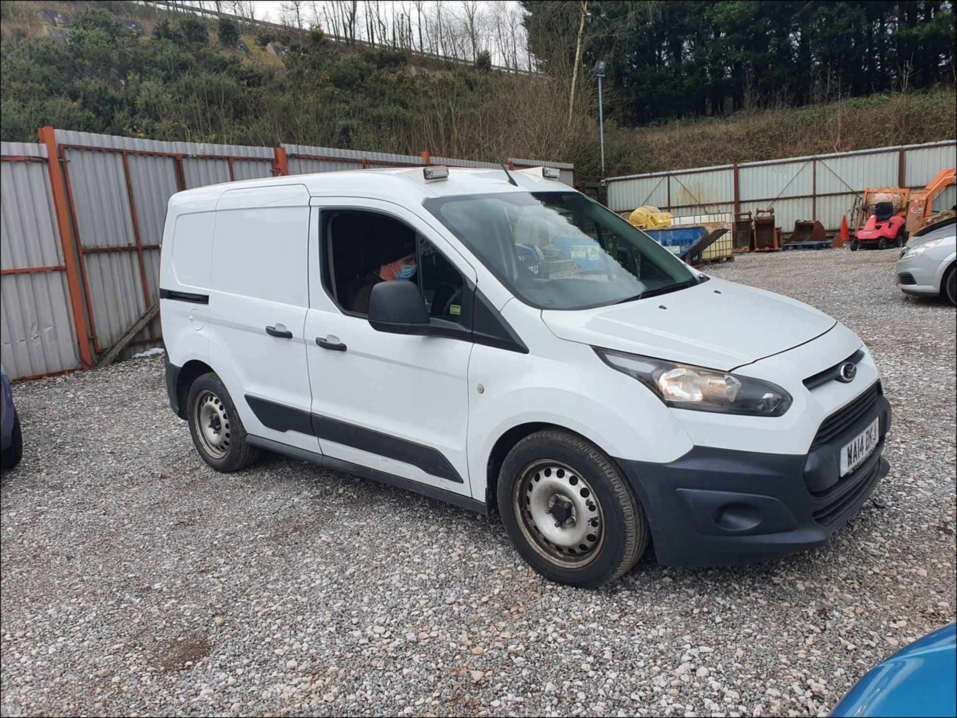 14/14 FORD TRANSIT CONNECT 220 - 1560cc 6dr Van (White, 23k) - Image 5 of 6