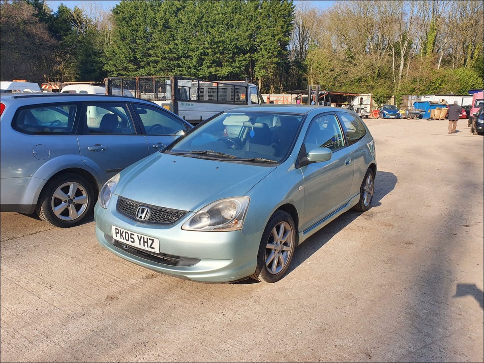 05/05 HONDA CIVIC VTEC SE - 1590cc 3dr Hatchback (Silver, 119k) - Image 5 of 12