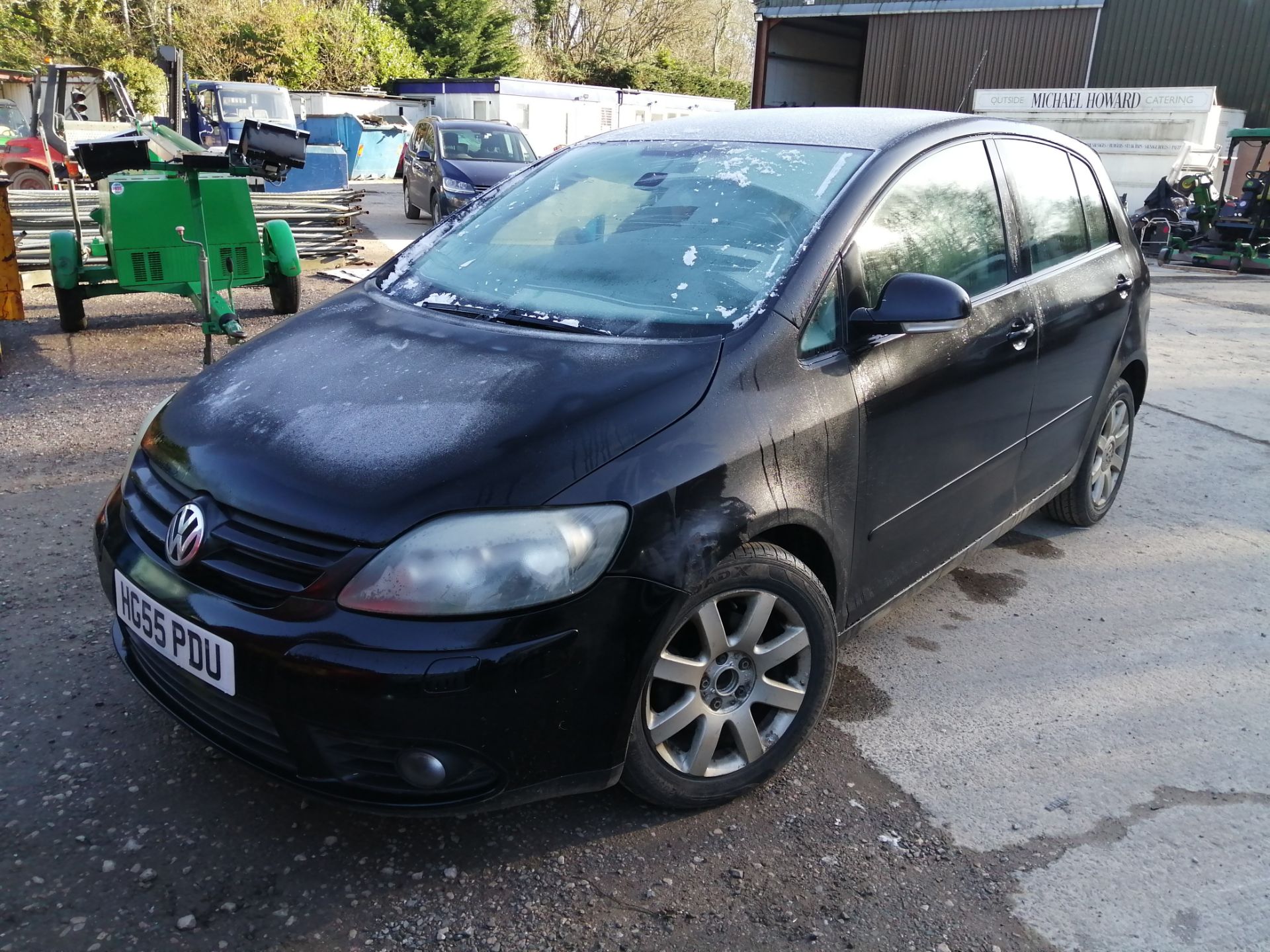 05/55 VOLKSWAGEN GOLF PLUS GT TDI - 2000cc 5dr Hatchback (Black, 96k) - Image 2 of 9