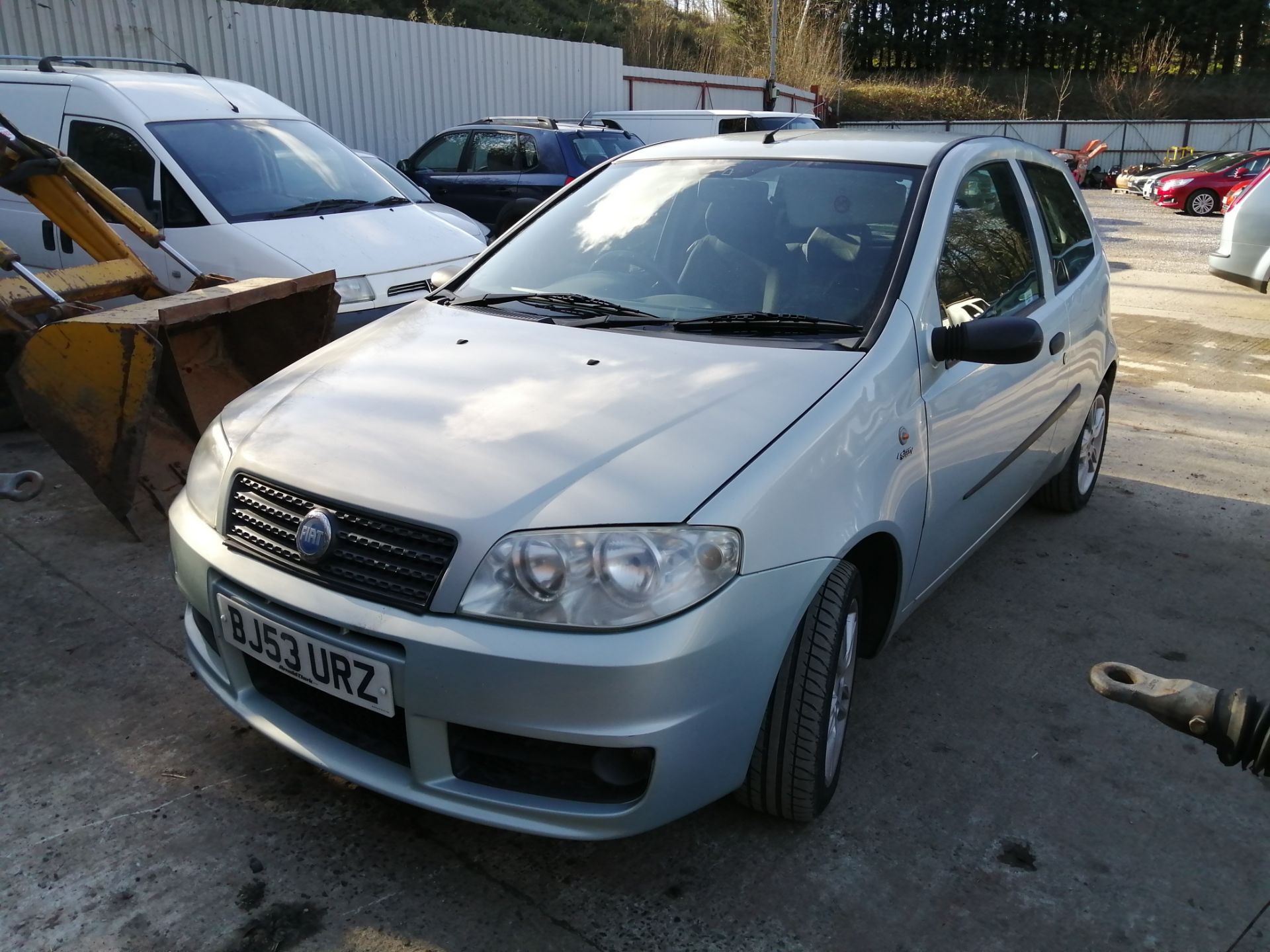 03/53 FIAT PUNTO ACTIVE SPORT 8V - 1242cc 3dr Hatchback (Green, 88k) - Image 2 of 10