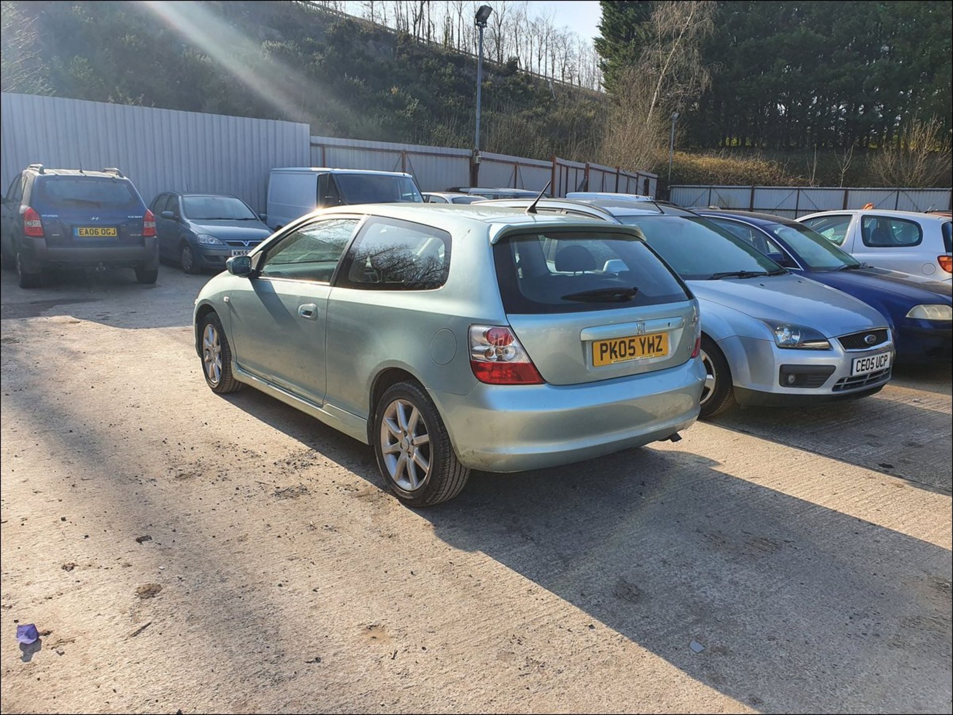 05/05 HONDA CIVIC VTEC SE - 1590cc 3dr Hatchback (Silver, 119k) - Image 3 of 12