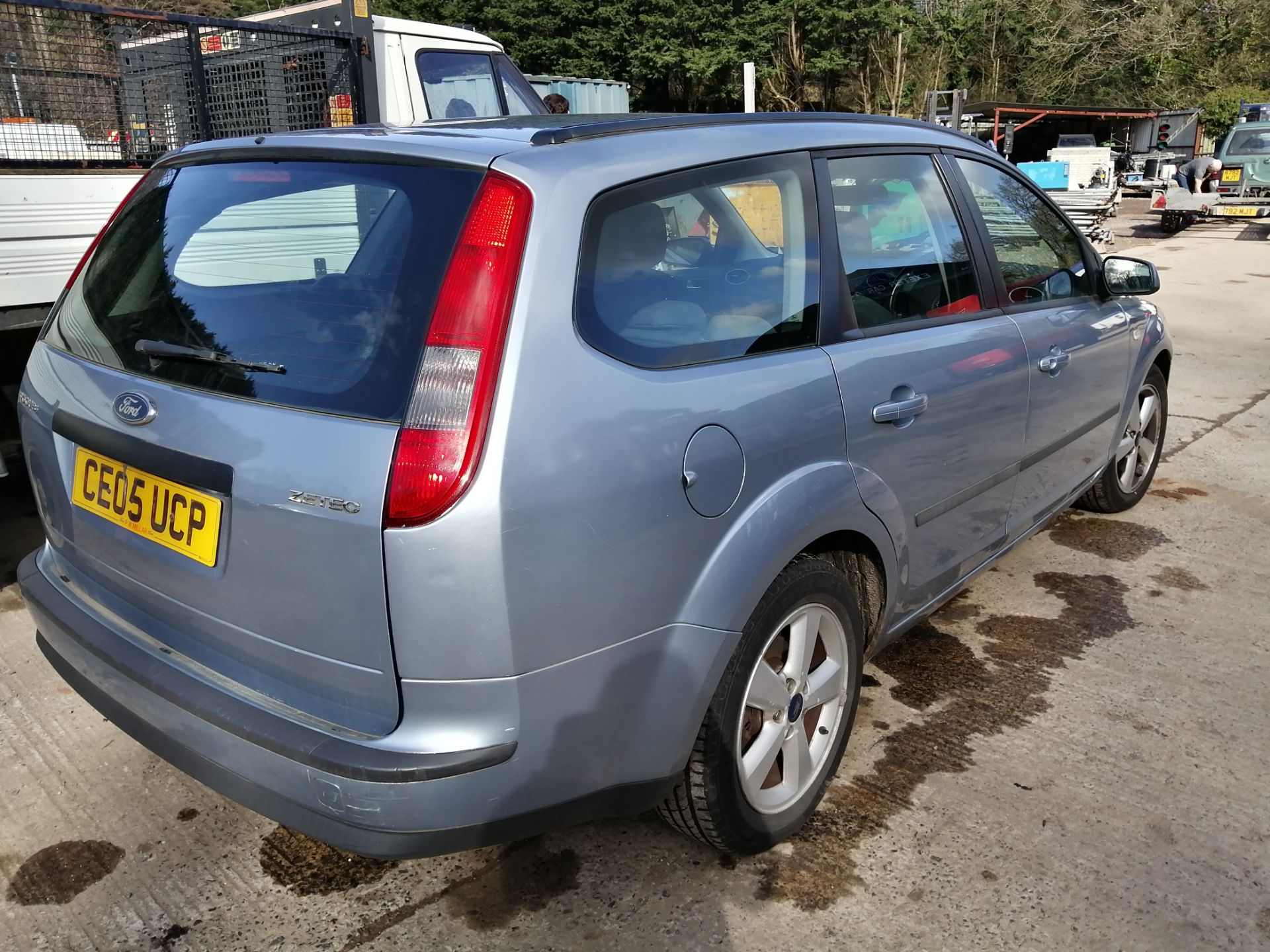 05/05 FORD FOCUS ZETEC CLIMATE T - 1596cc 5dr Estate (Blue, 133k) - Image 6 of 12