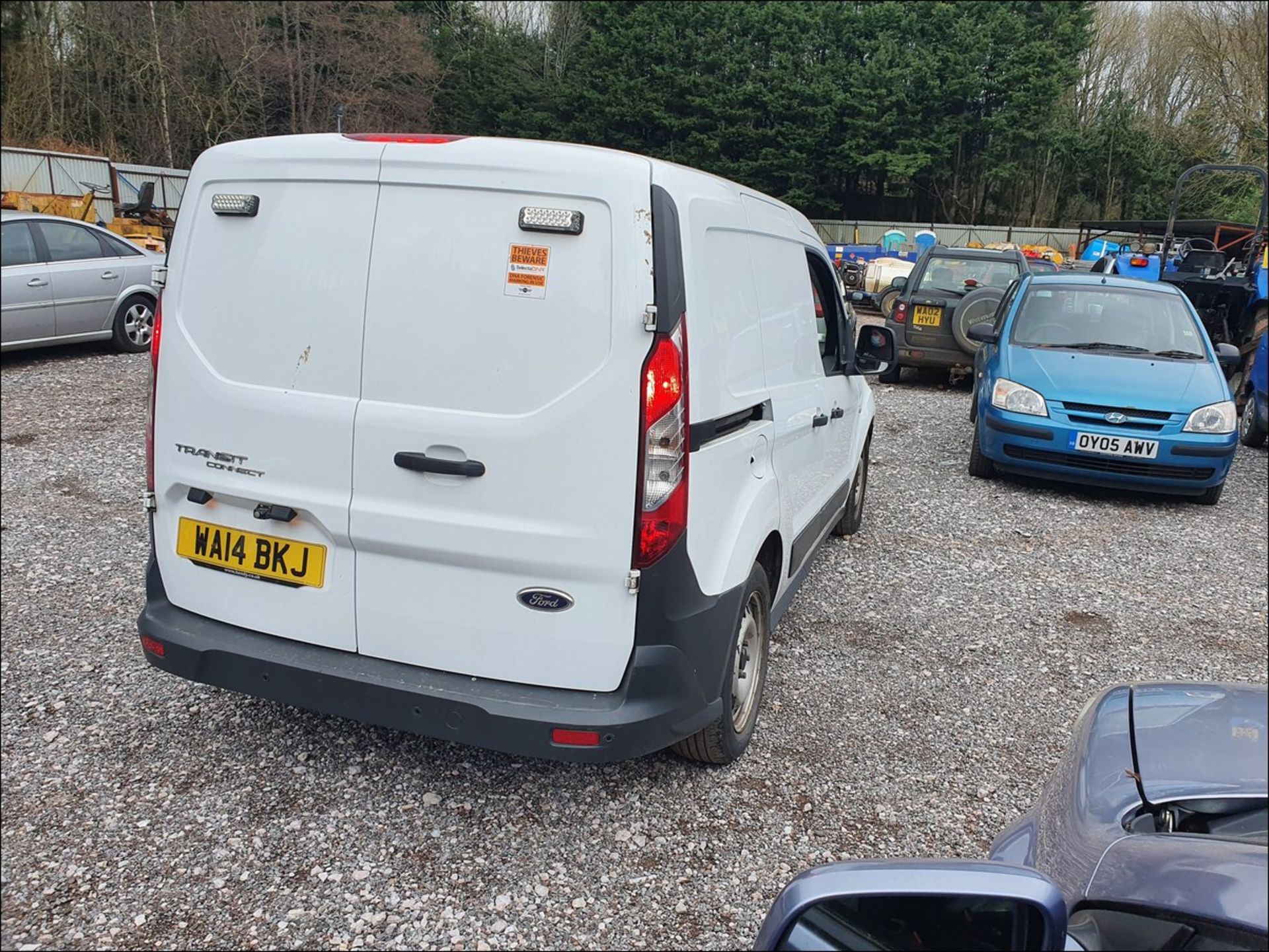 14/14 FORD TRANSIT CONNECT 220 - 1560cc 6dr Van (White, 23k) - Image 3 of 6