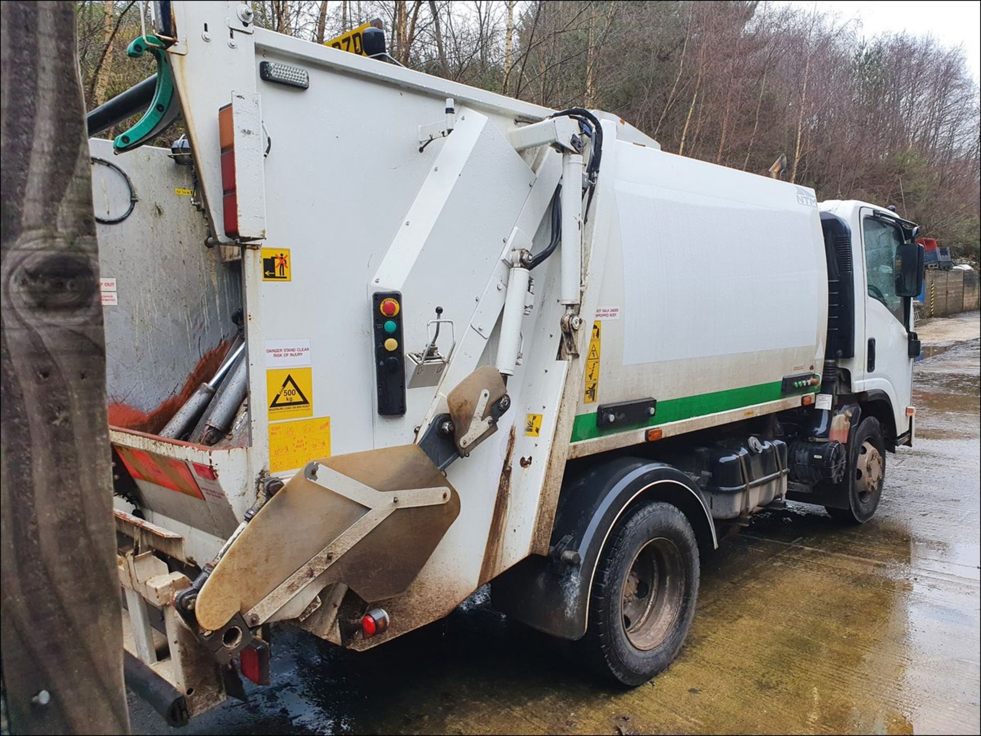 11/11 ISUZU TRUCKS FORWARD N75.190 AUTO - 5193cc 2dr (White, 101k) - Image 12 of 12