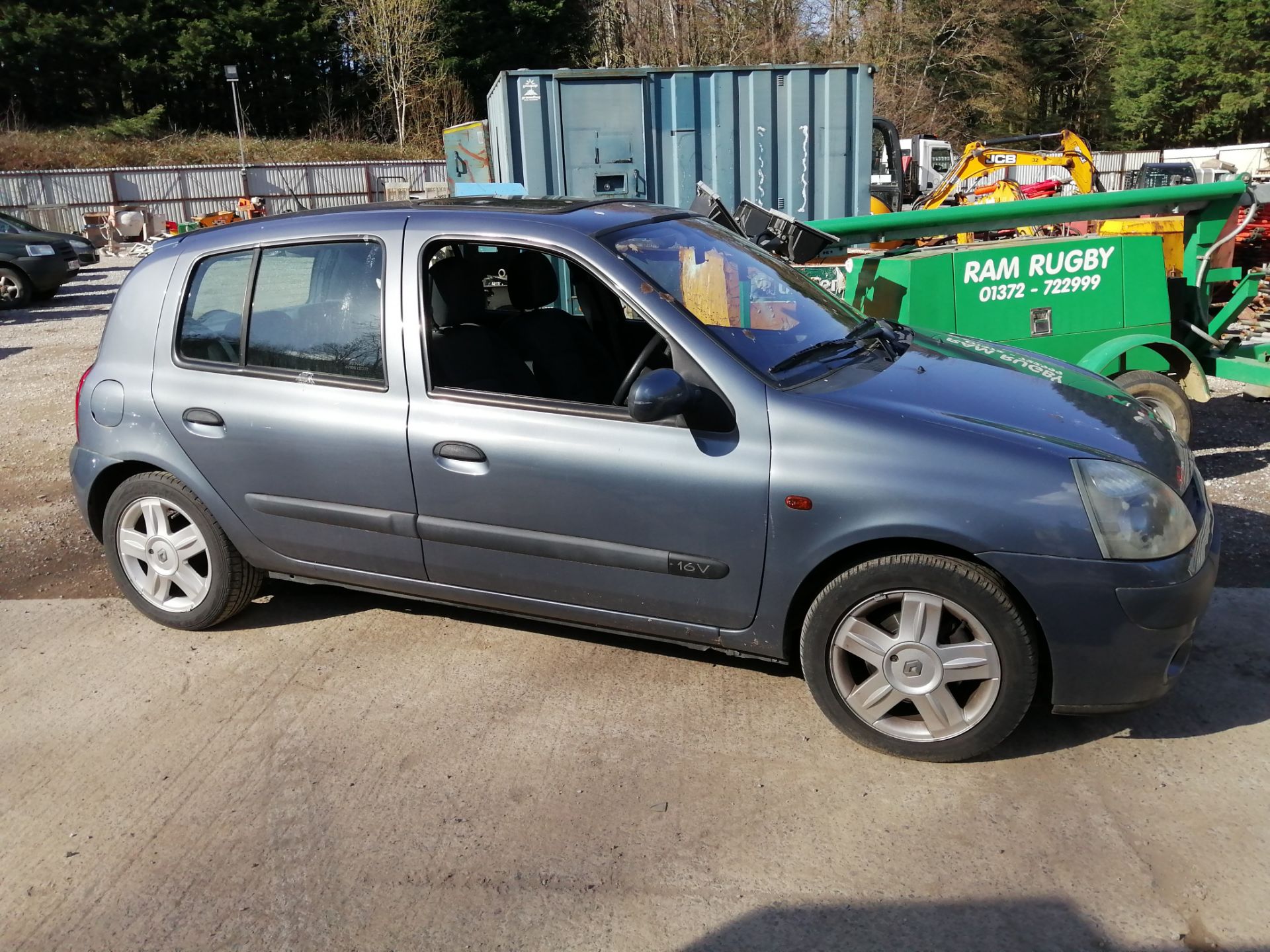 05/55 RENAULT CLIO DYNAMIQUE 16V - 1149cc 5dr Hatchback (Blue, 106k) - Image 4 of 11