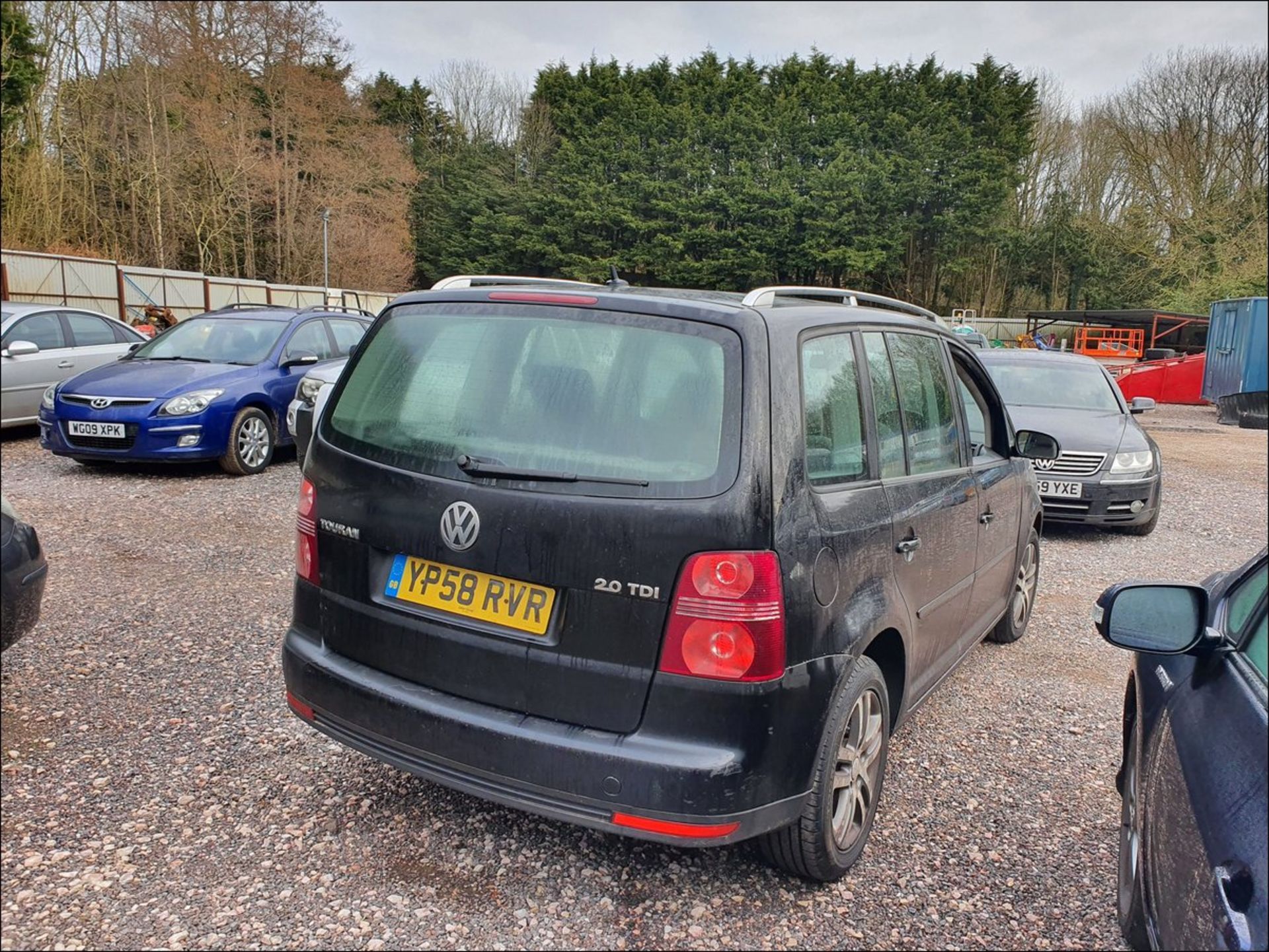 08/58 VOLKSWAGEN TOURAN SE TDI 140 - 1968cc 5dr MPV (Black, 253k) - Image 12 of 14