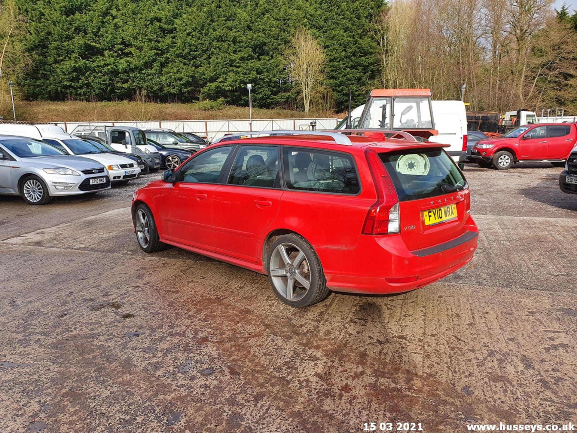 10/10 VOLVO V50 R-DESIGN SE D - 1997cc 5dr Estate (Red, 160k) - Image 7 of 15