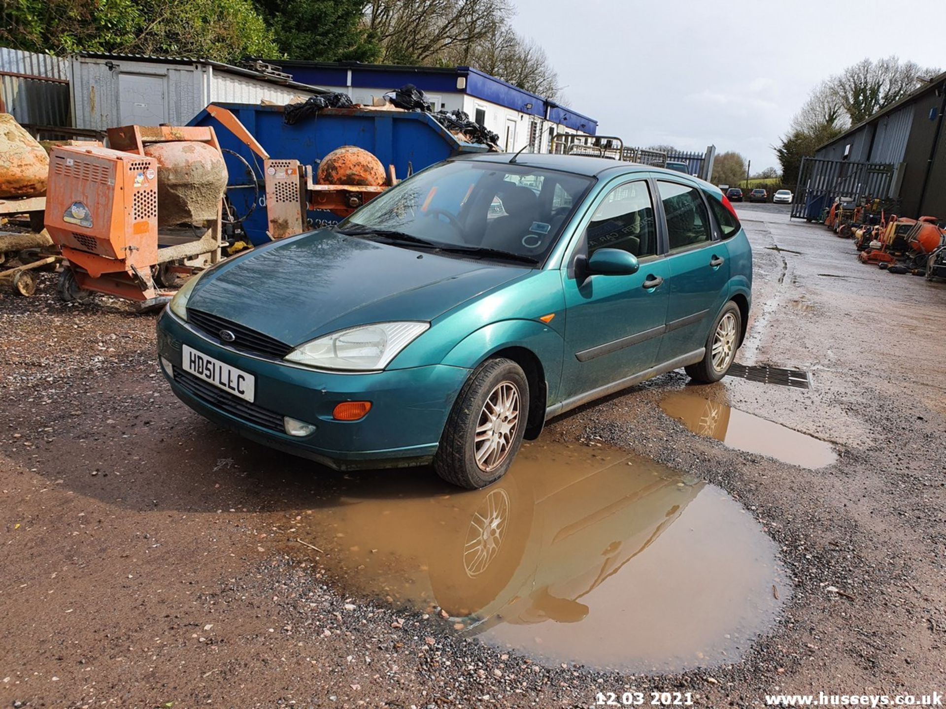 02/51 FORD FOCUS GHIA - 1596cc 5dr Hatchback (Green, 81k) - Image 3 of 7