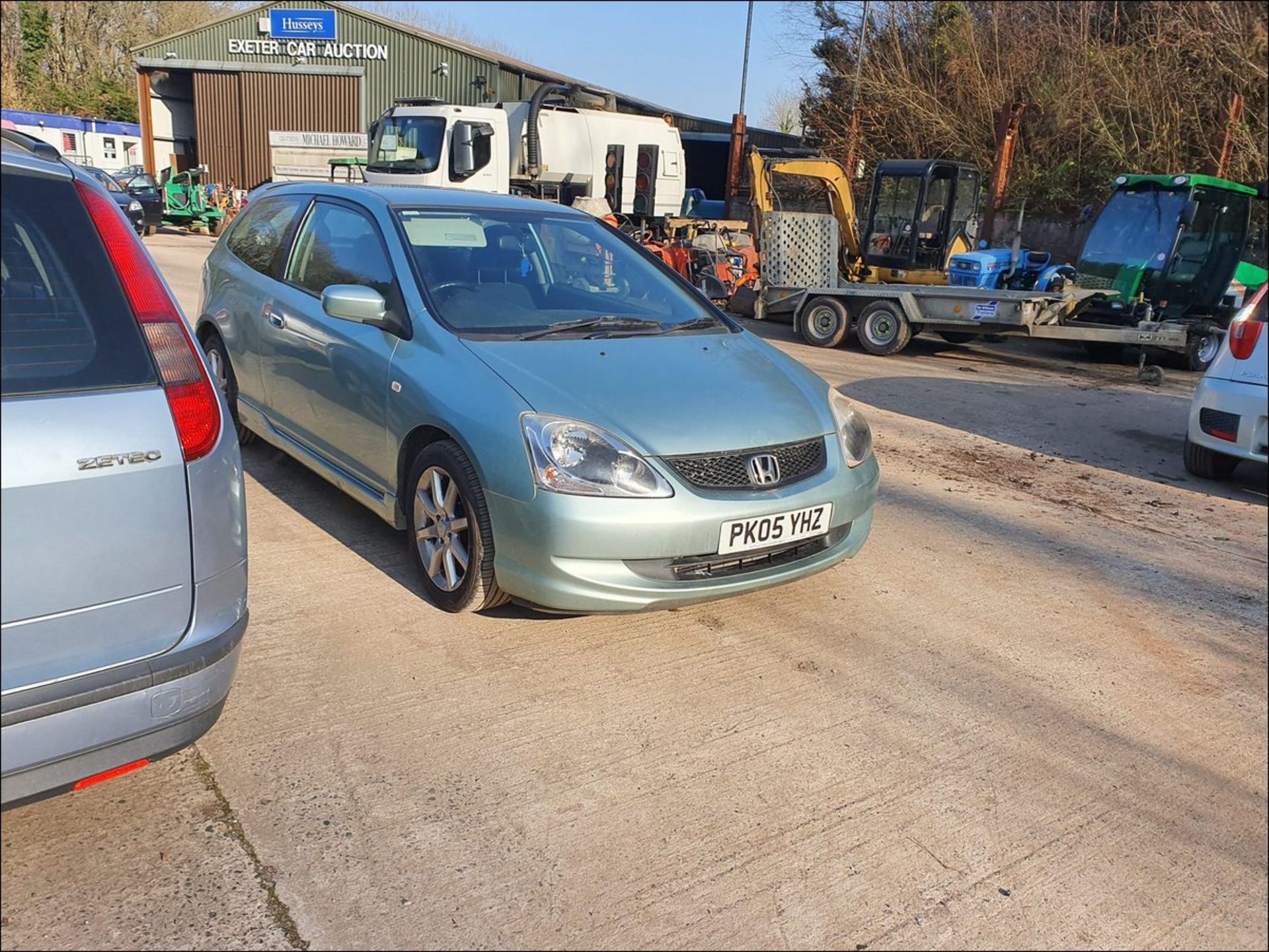 05/05 HONDA CIVIC VTEC SE - 1590cc 3dr Hatchback (Silver, 119k) - Image 6 of 12