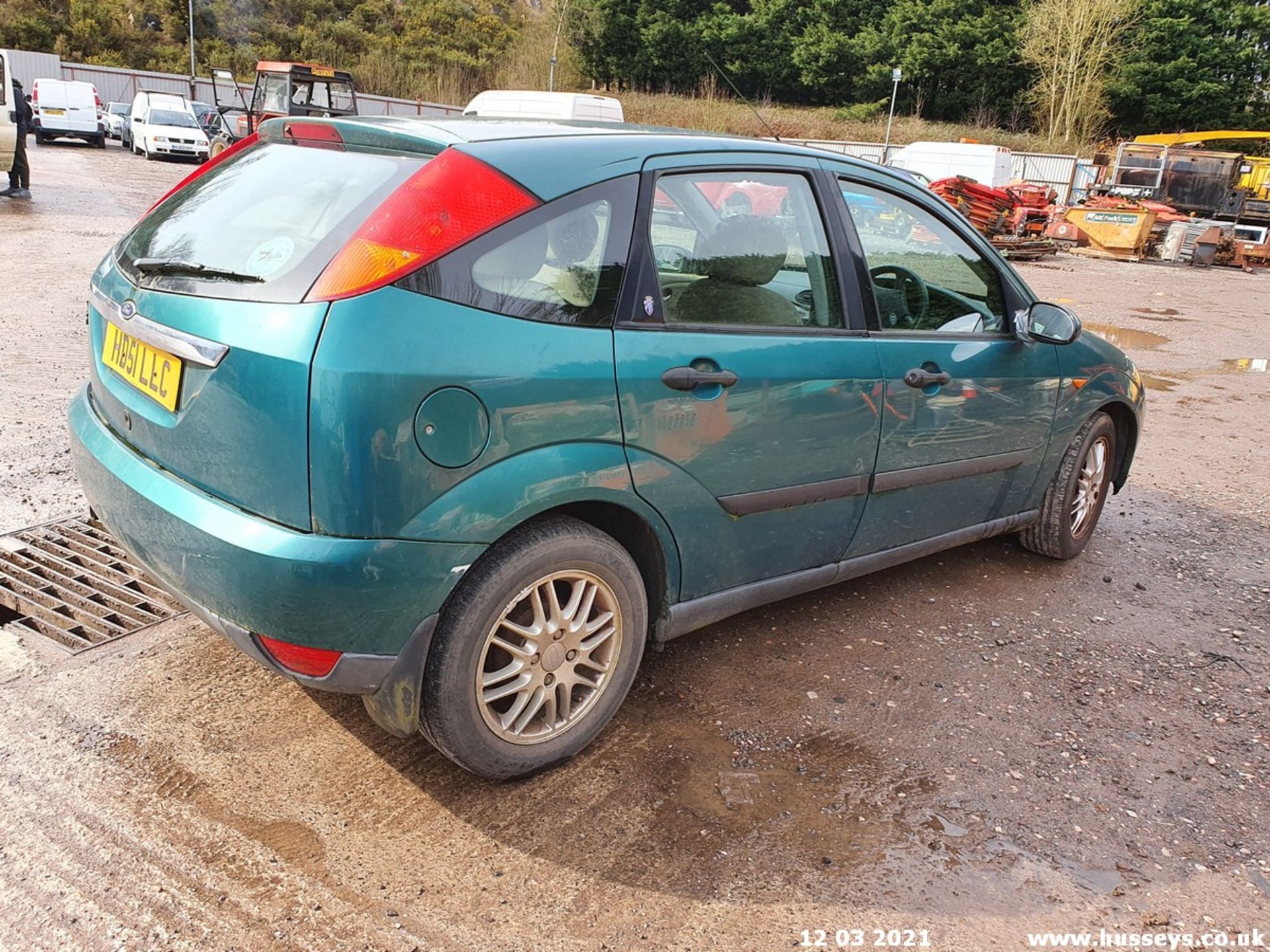 02/51 FORD FOCUS GHIA - 1596cc 5dr Hatchback (Green, 81k) - Image 5 of 7