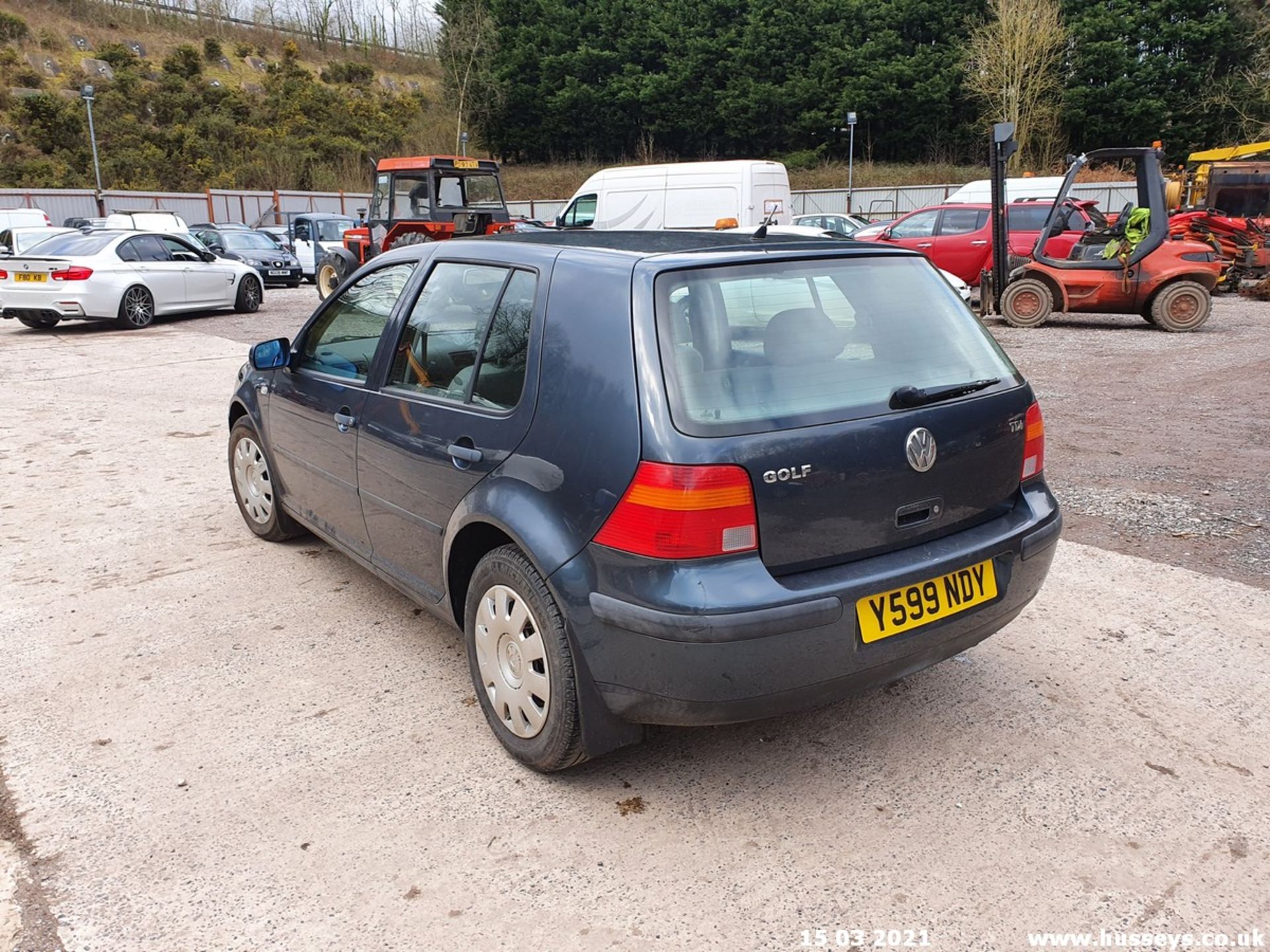 2001 VOLKSWAGEN GOLF SE TDI - 1896cc 5dr Hatchback (Grey, 146k) - Image 4 of 13