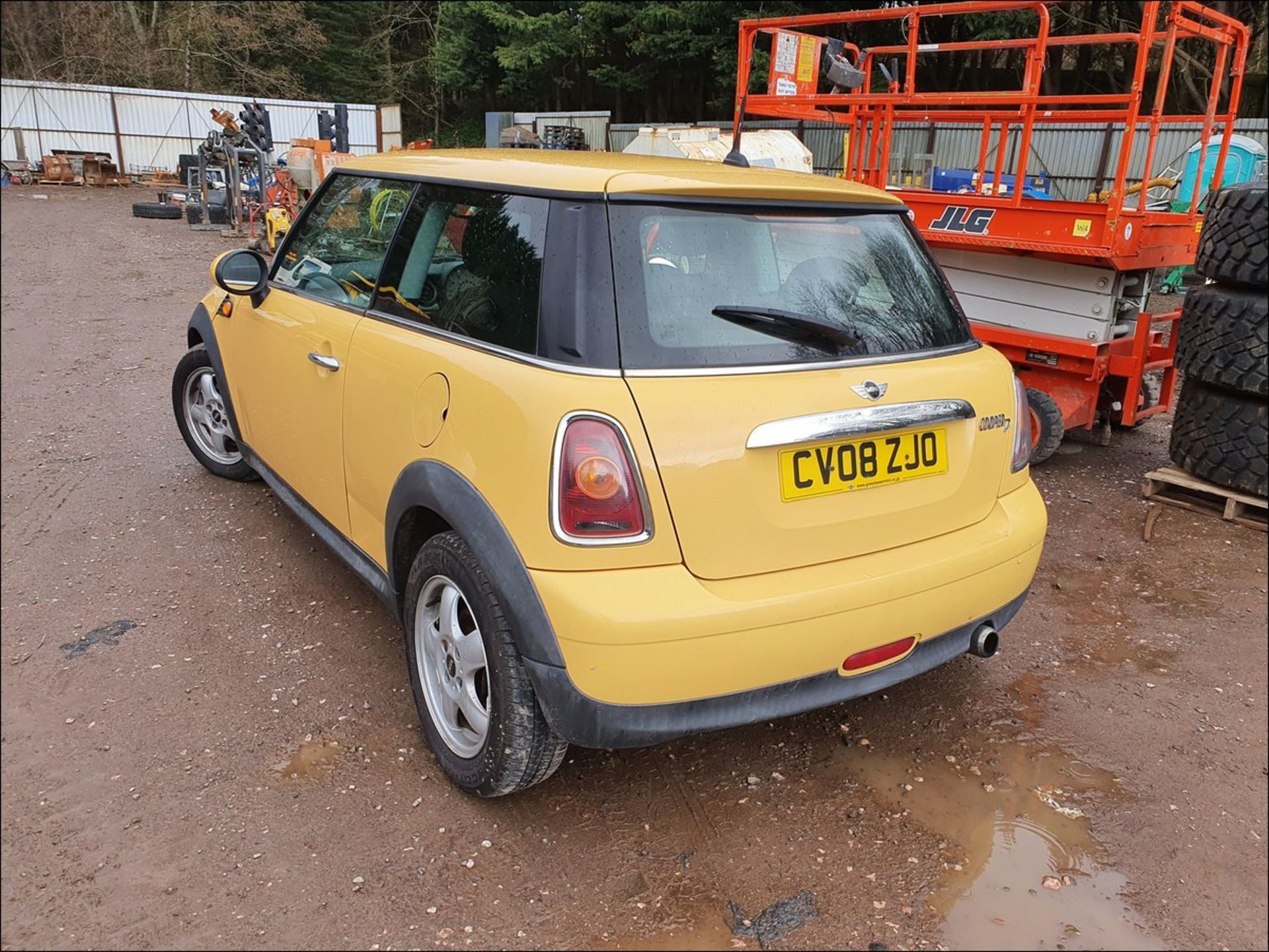 08/08 MINI COOPER D - 1560cc 3dr Hatchback (Yellow) - Image 6 of 9