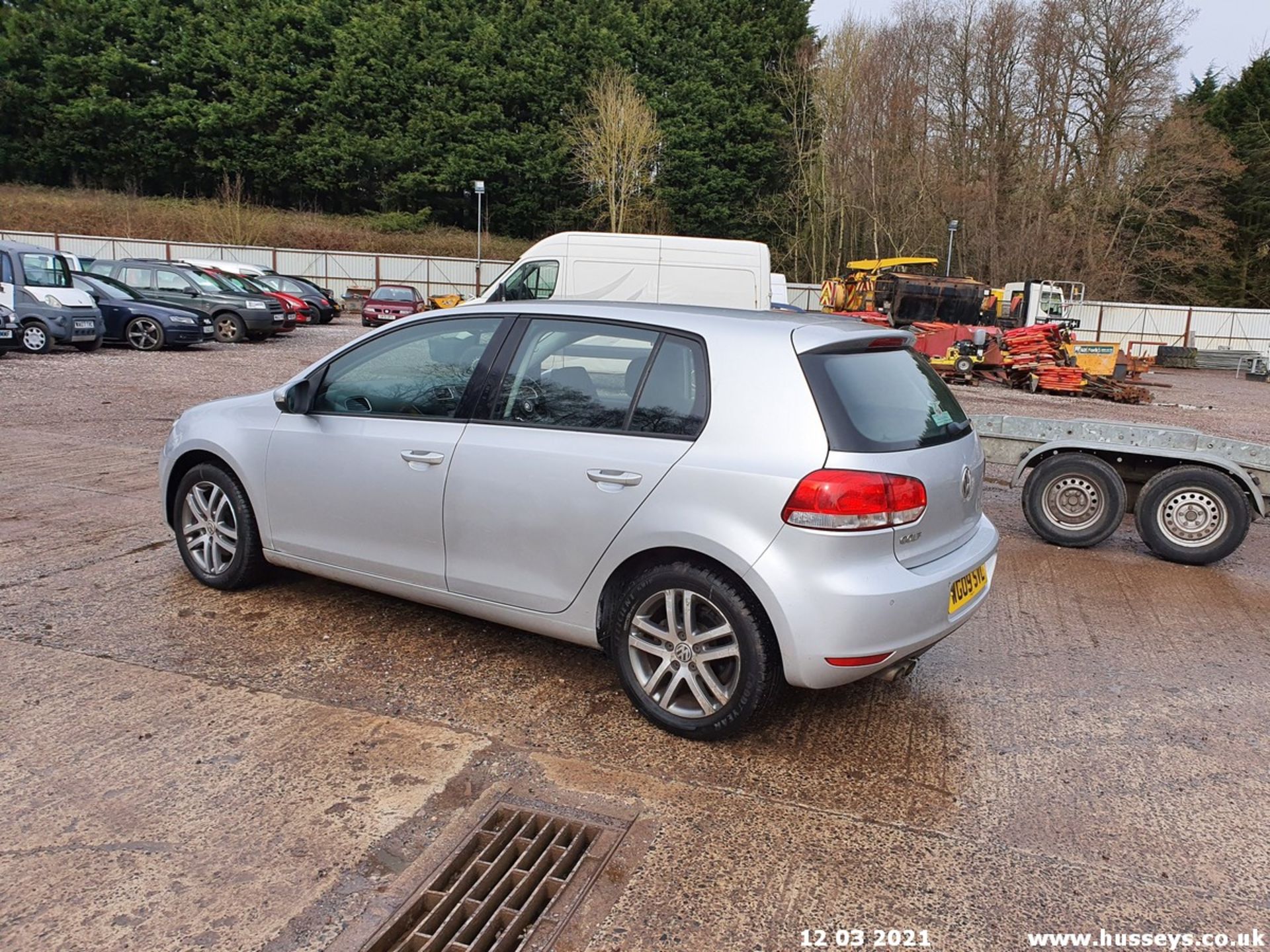 09/09 VOLKSWAGEN GOLF S TSI S-A - 1390cc 5dr Hatchback (Silver, 52k) - Image 6 of 13