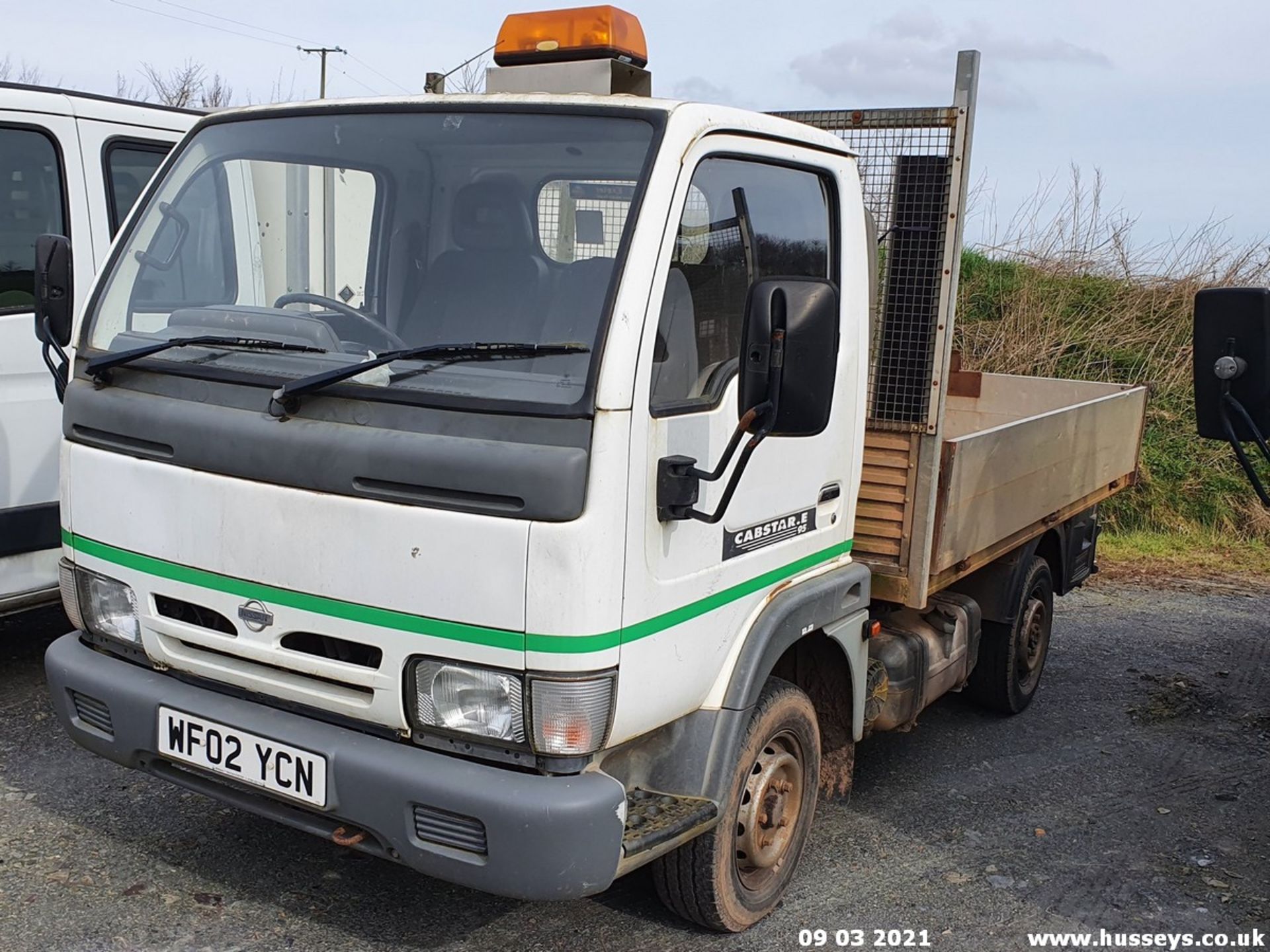 02/02 NISSAN CABSTAR E95 SWB - 2664cc 2dr Tipper (White)