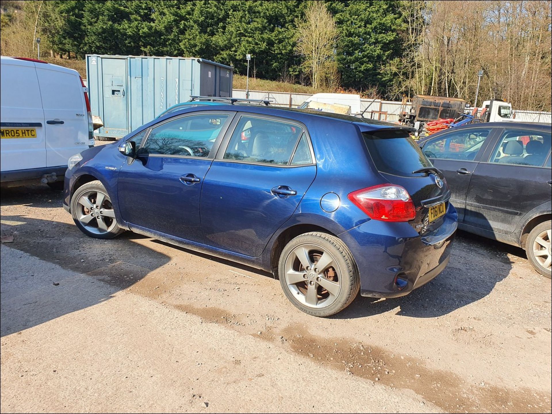 11/61 TOYOTA AURIS HYBRID T SPIRIT CVT - 1797cc 5dr Hatchback (Blue, 86k) - Image 14 of 15