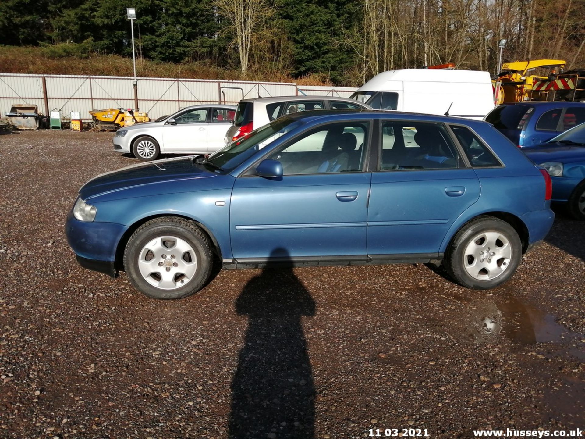 01/51 AUDI A3 SE - 1781cc 5dr Hatchback (Blue) - Image 4 of 12