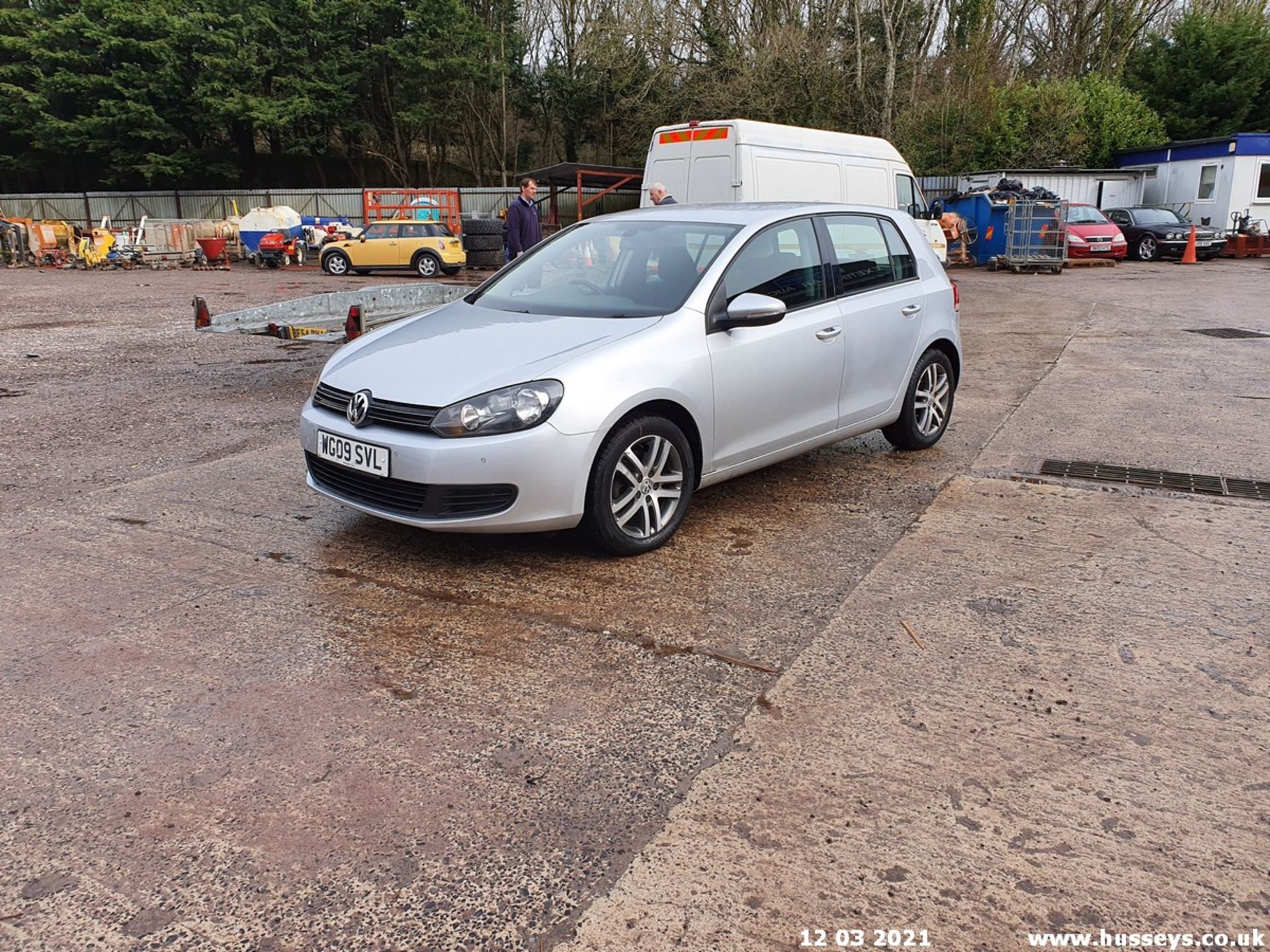 09/09 VOLKSWAGEN GOLF S TSI S-A - 1390cc 5dr Hatchback (Silver, 52k) - Image 4 of 13