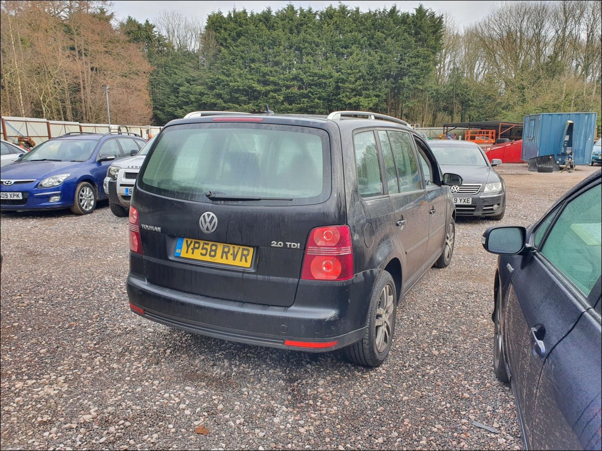 08/58 VOLKSWAGEN TOURAN SE TDI 140 - 1968cc 5dr MPV (Black, 253k) - Image 7 of 14