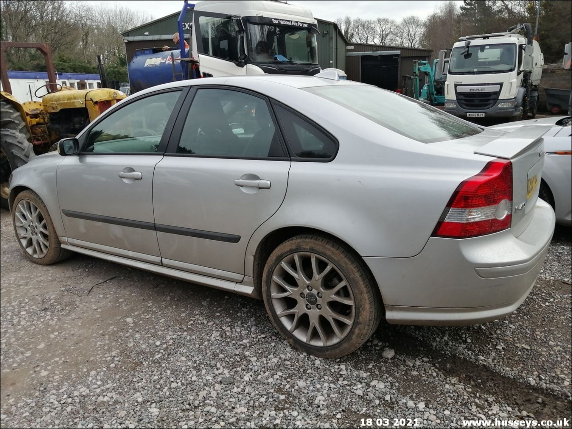 05/55 VOLVO S40 SPORT D - 1998cc 4dr Saloon (Silver) - Image 9 of 26