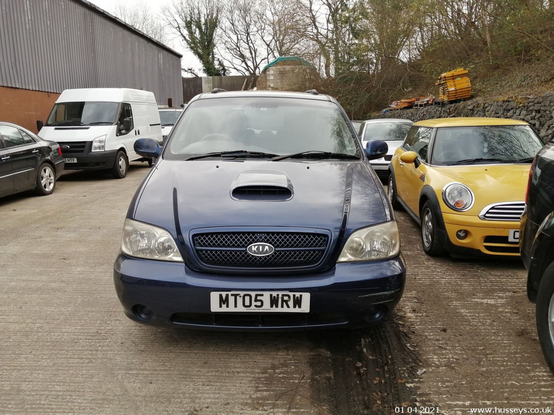 05/05 KIA SEDONA SE AUTO - 2902cc 5dr MPV (Blue)