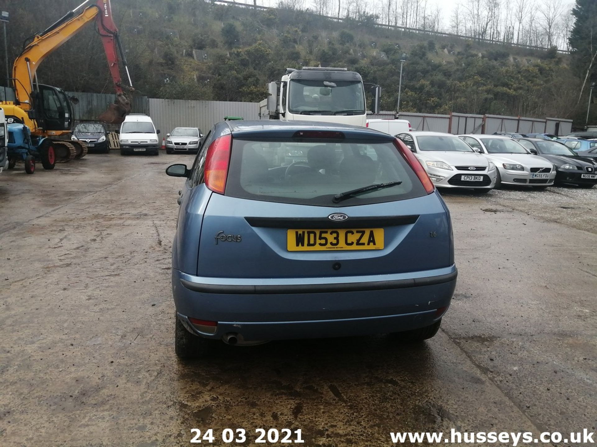 04/53 FORD FOCUS ZETEC - 1596cc 5dr Hatchback (Blue) - Image 4 of 14