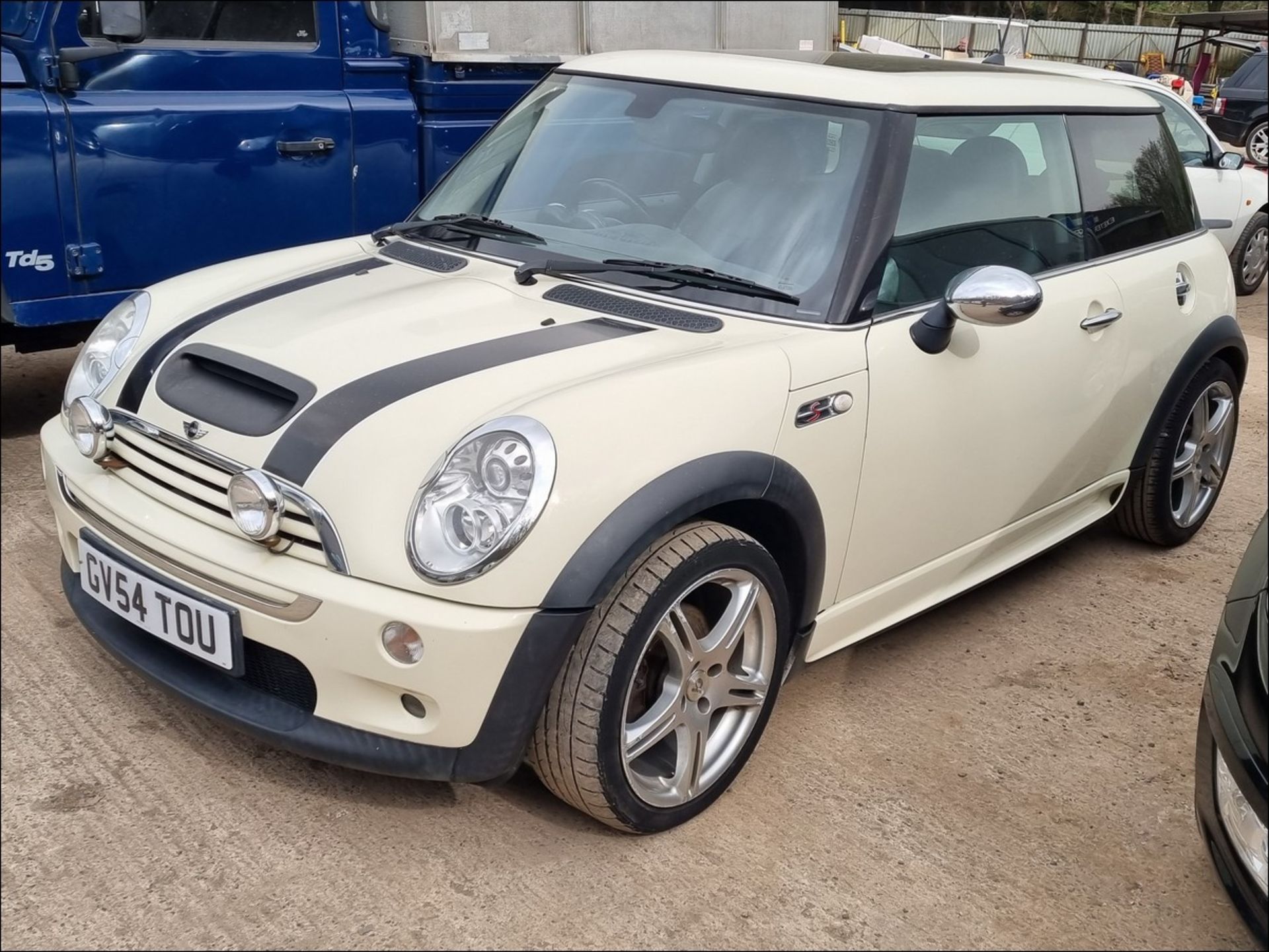 05/54 MINI MINI COOPER S - 1598cc 3dr Hatchback (White, 123k) - Image 4 of 6