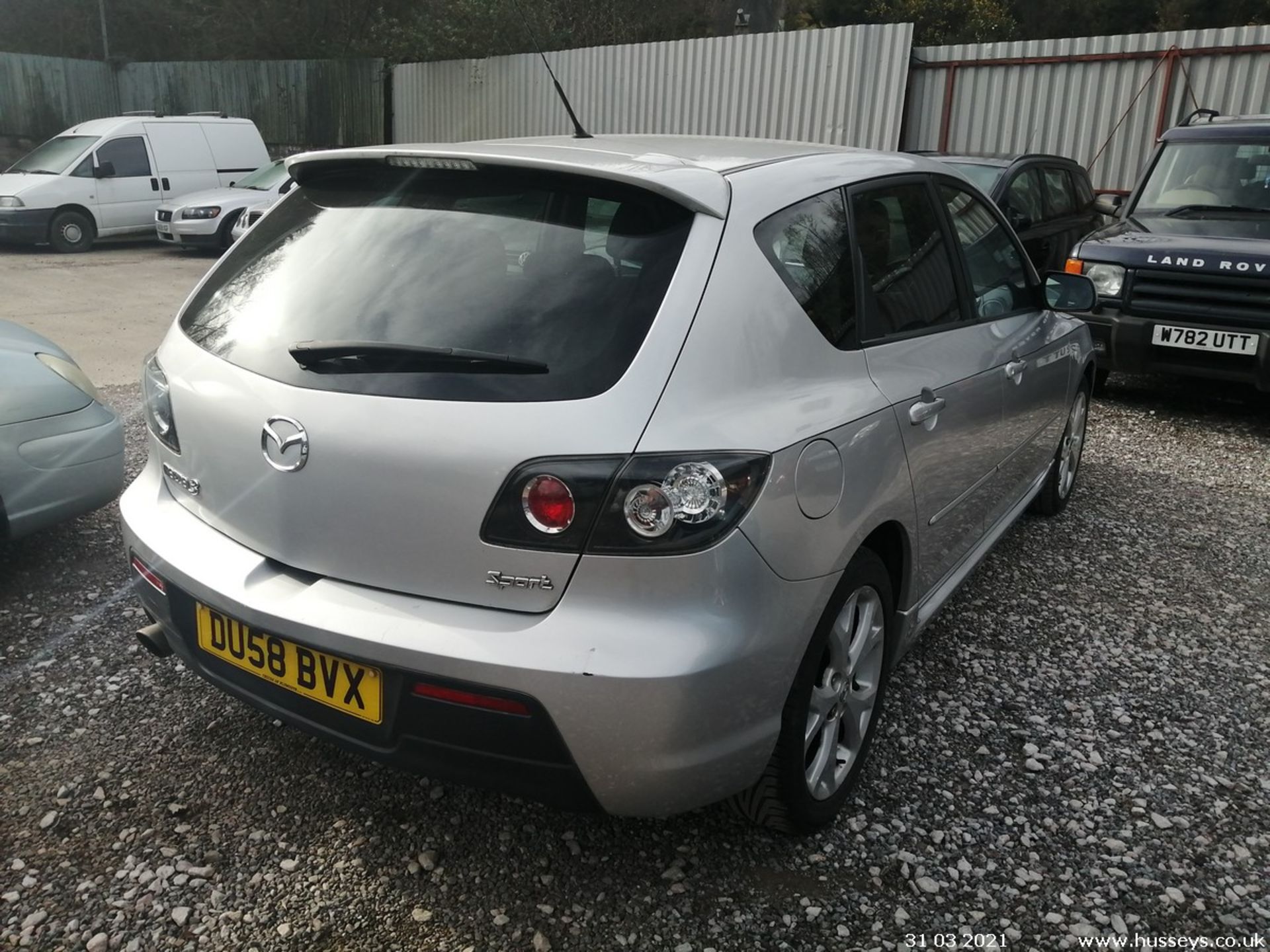 08/58 MAZDA 3 SPORT 105 - 1598cc 5dr Hatchback (Silver, 111k) - Image 4 of 12