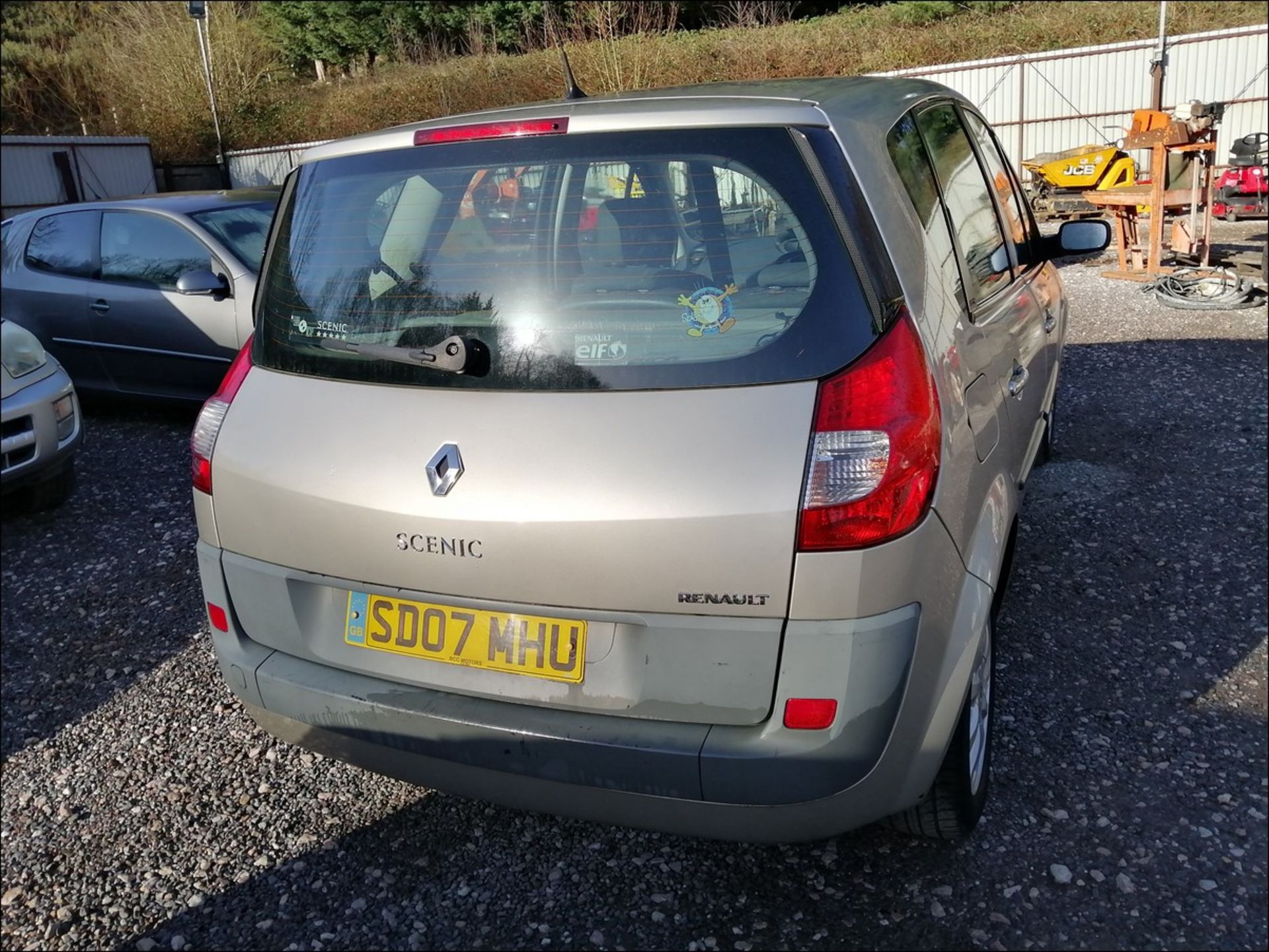 07/07 RENAULT SCENIC DYN VVT - 1598cc 5dr MPV (Gold) - Image 4 of 11