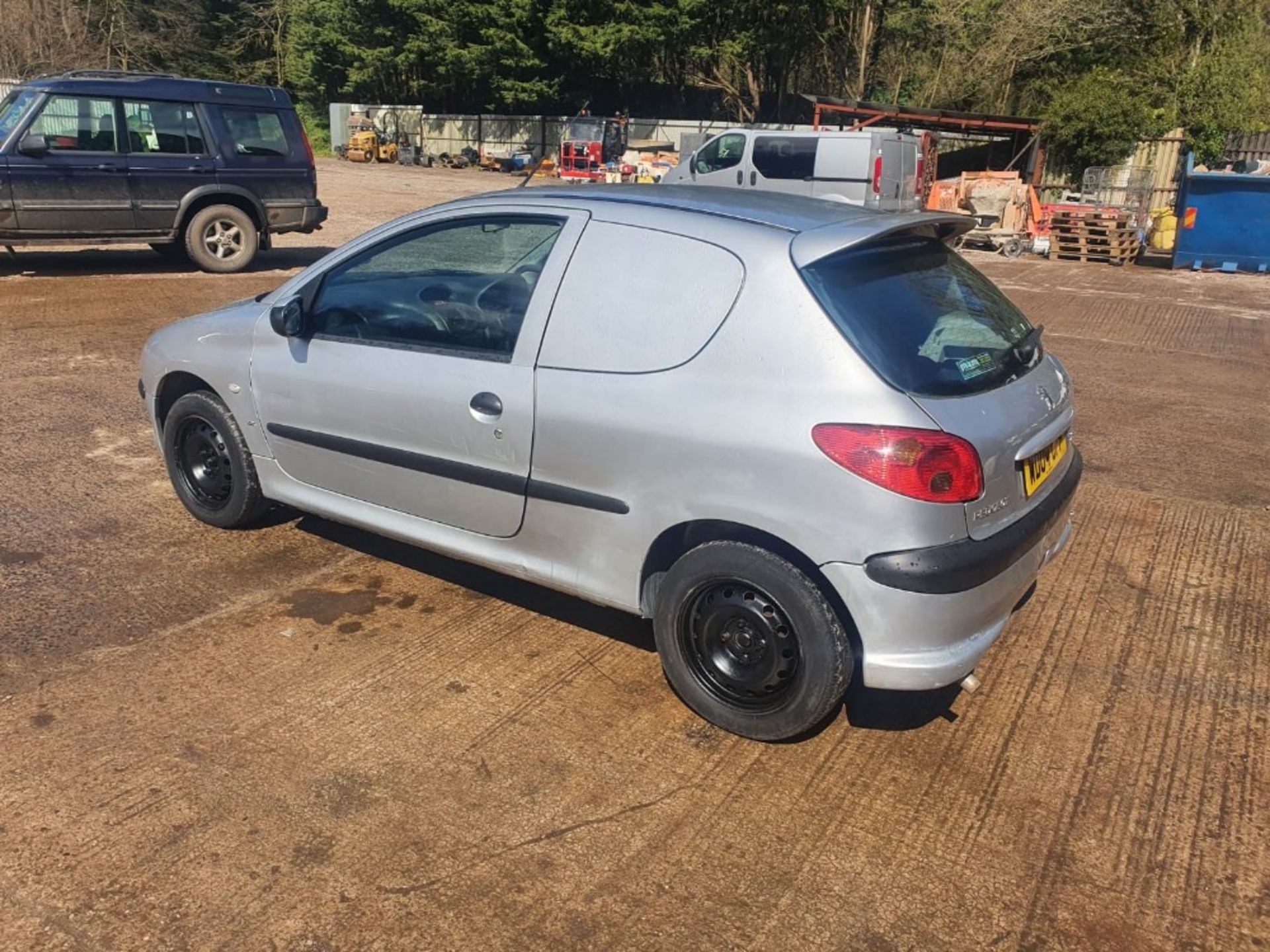 04/04 PEUGEOT 206 HDI - 1398cc Van (Silver, 141k) - Image 2 of 4