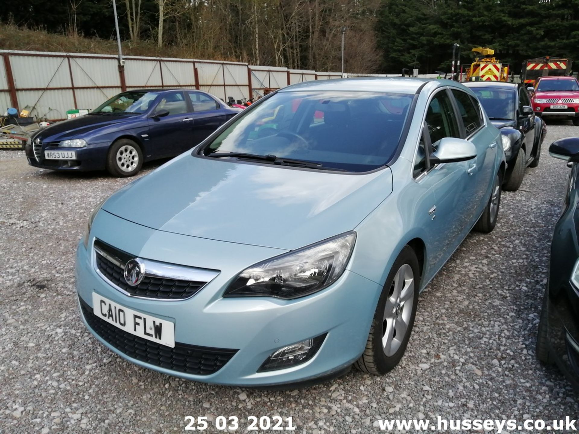 10/10 VAUXHALL ASTRA SRI CDTI 108 - 1686cc 5dr Hatchback (Blue) - Image 2 of 12