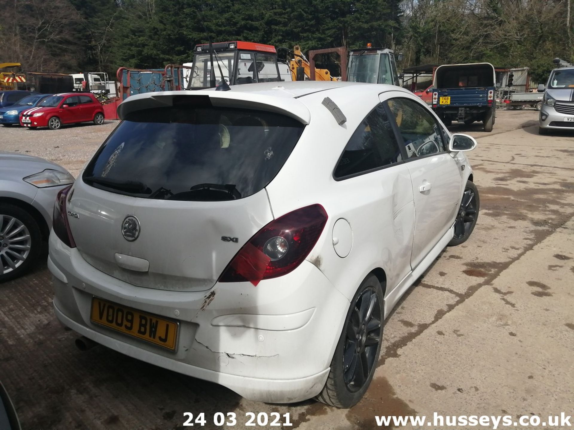 09/09 VAUXHALL CORSA SXI - 1229cc 3dr Hatchback (White) - Image 5 of 13