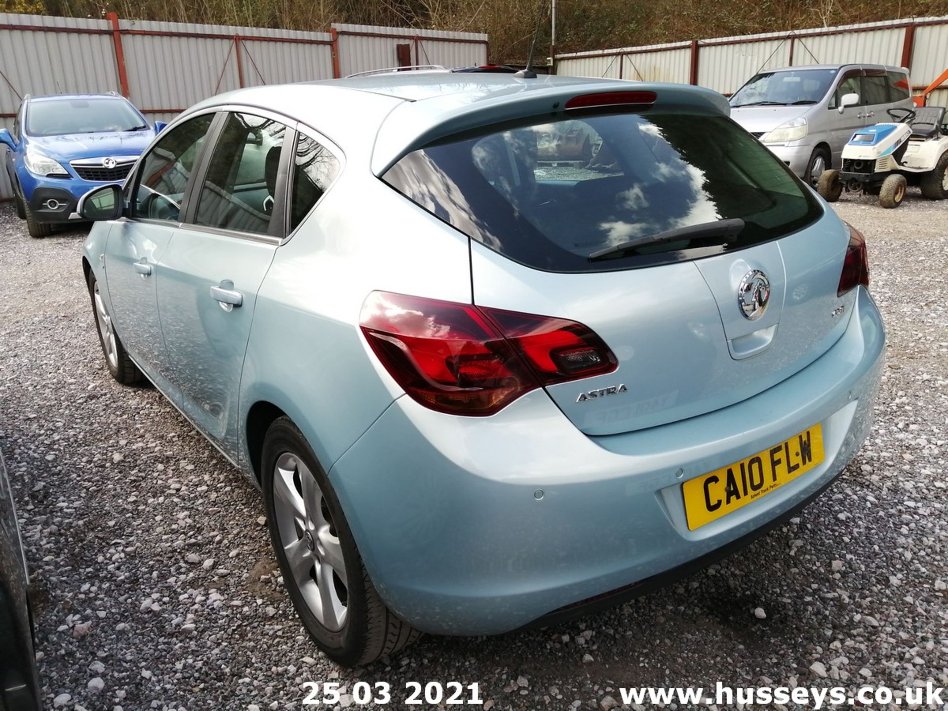 10/10 VAUXHALL ASTRA SRI CDTI 108 - 1686cc 5dr Hatchback (Blue) - Image 5 of 12