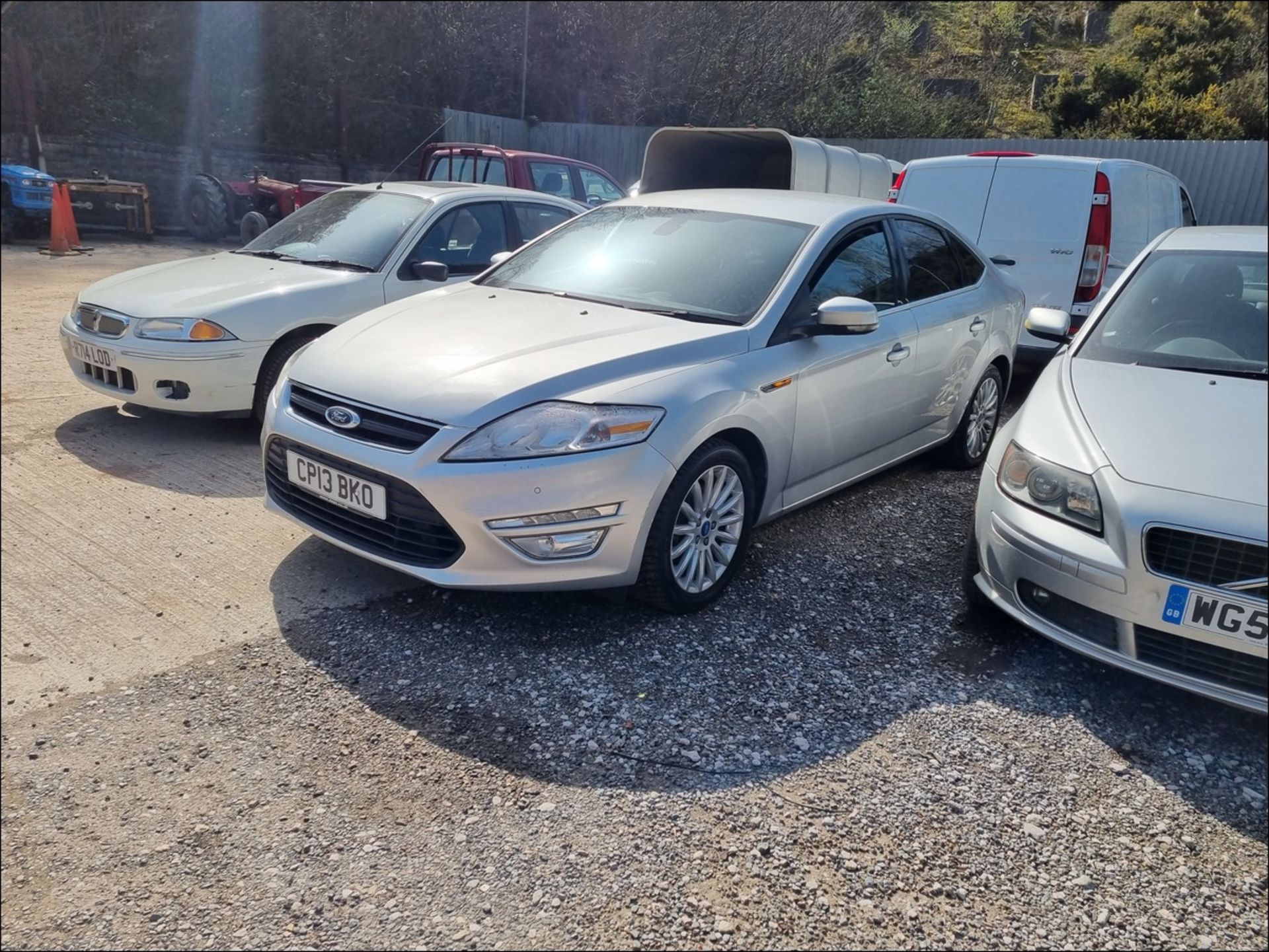 13/13 FORD MONDEO ZETEC BUSINESS EDN - 1997cc 5dr Hatchback (Silver) - Image 4 of 11