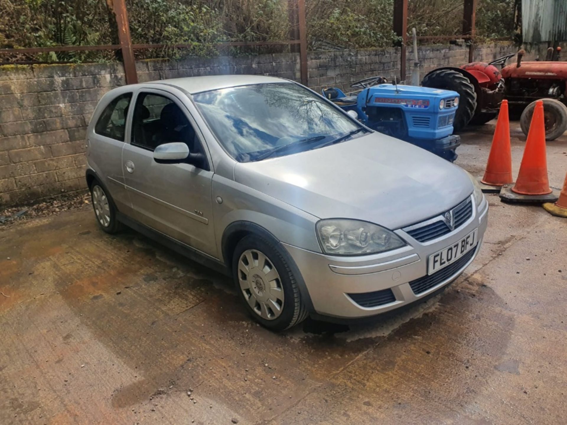 07/07 VAUXHALL CORSA DESIGN TWINPORT - 1229cc 3dr Hatchback (Silver, 88k)