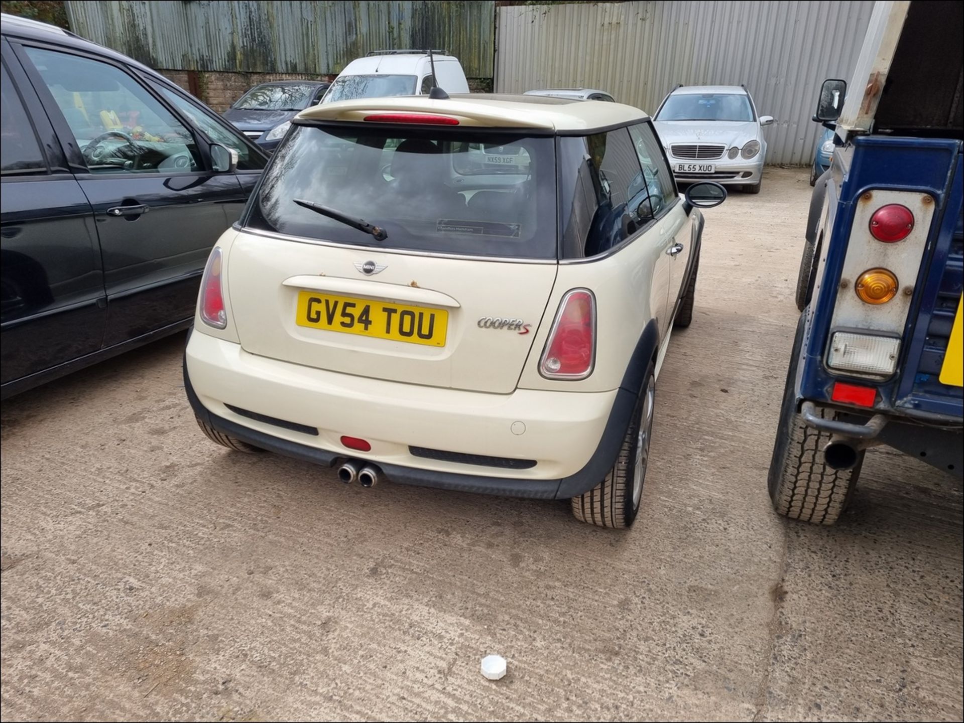 05/54 MINI MINI COOPER S - 1598cc 3dr Hatchback (White, 123k) - Image 2 of 6