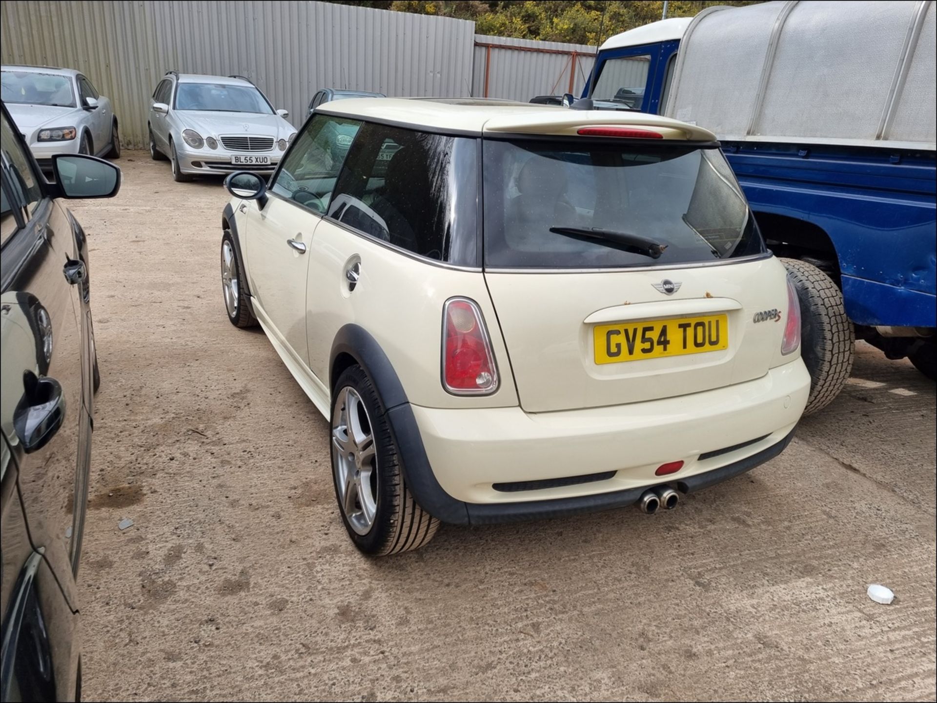 05/54 MINI MINI COOPER S - 1598cc 3dr Hatchback (White, 123k) - Image 3 of 6