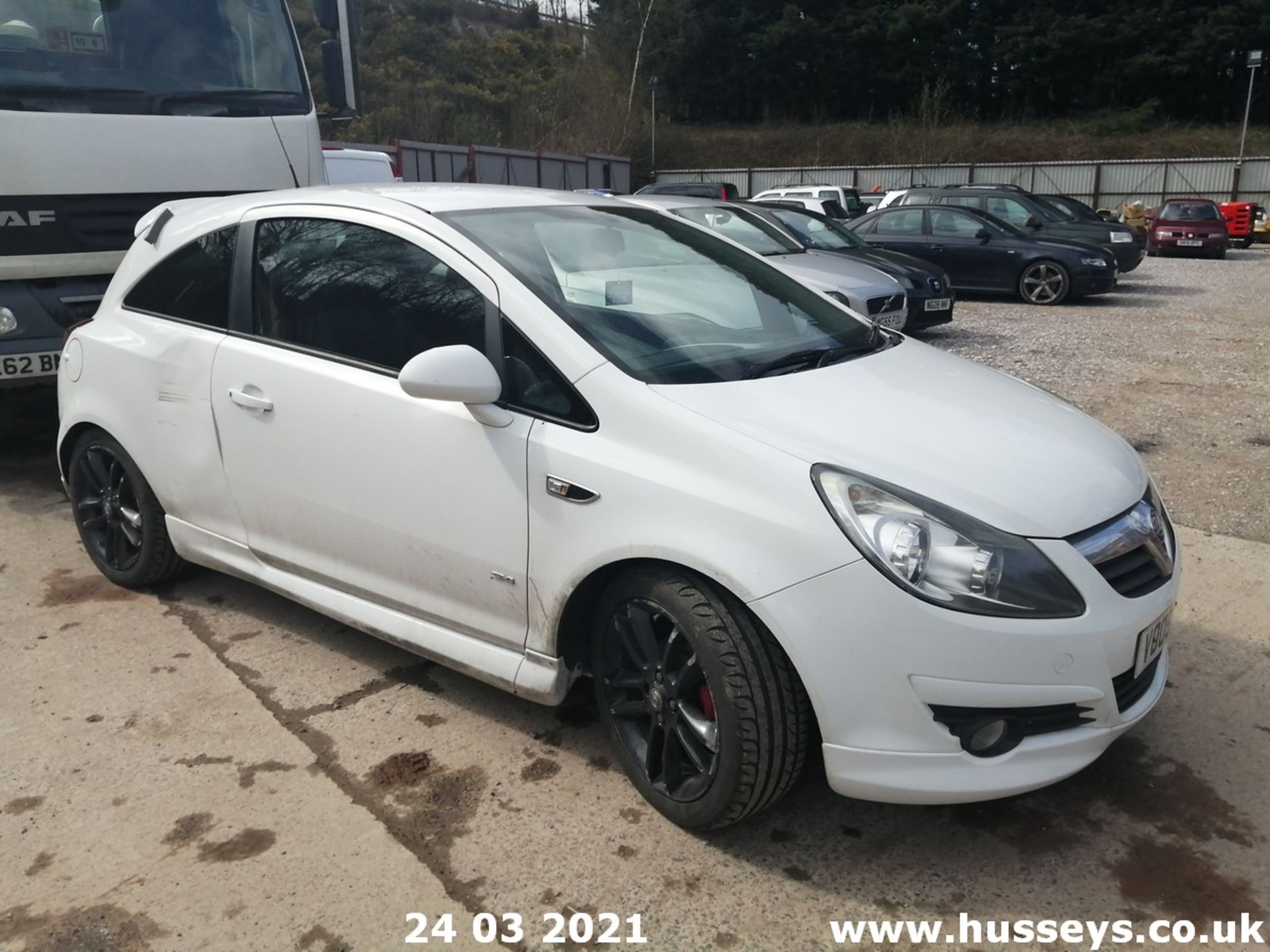 09/09 VAUXHALL CORSA SXI - 1229cc 3dr Hatchback (White) - Image 8 of 13