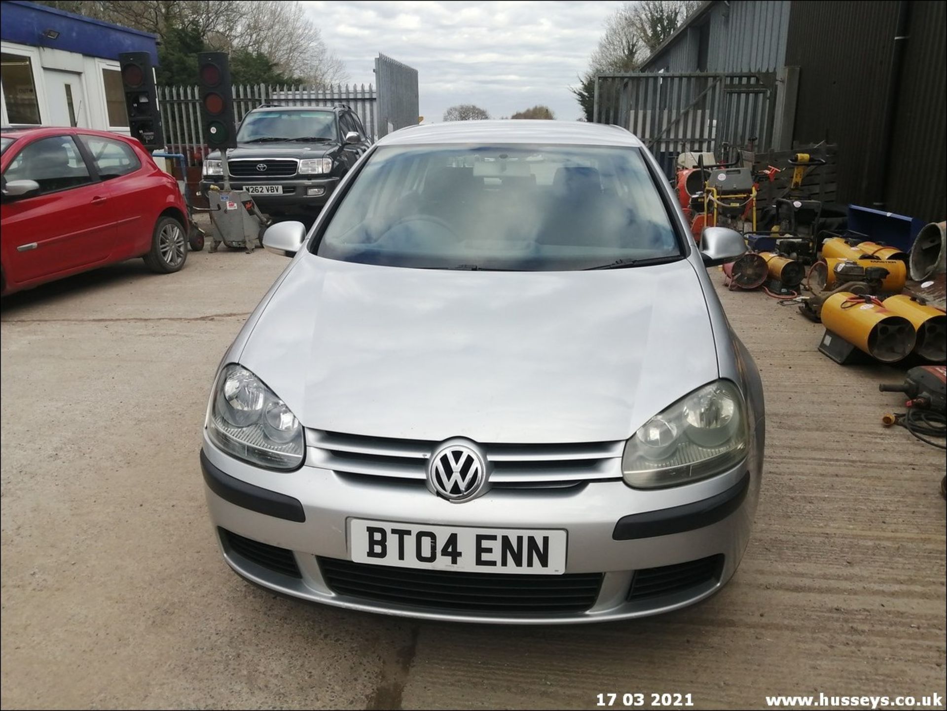 04/04 VOLKSWAGEN GOLF S - 1390cc 5dr Hatchback (Silver, 136k) - Image 2 of 20