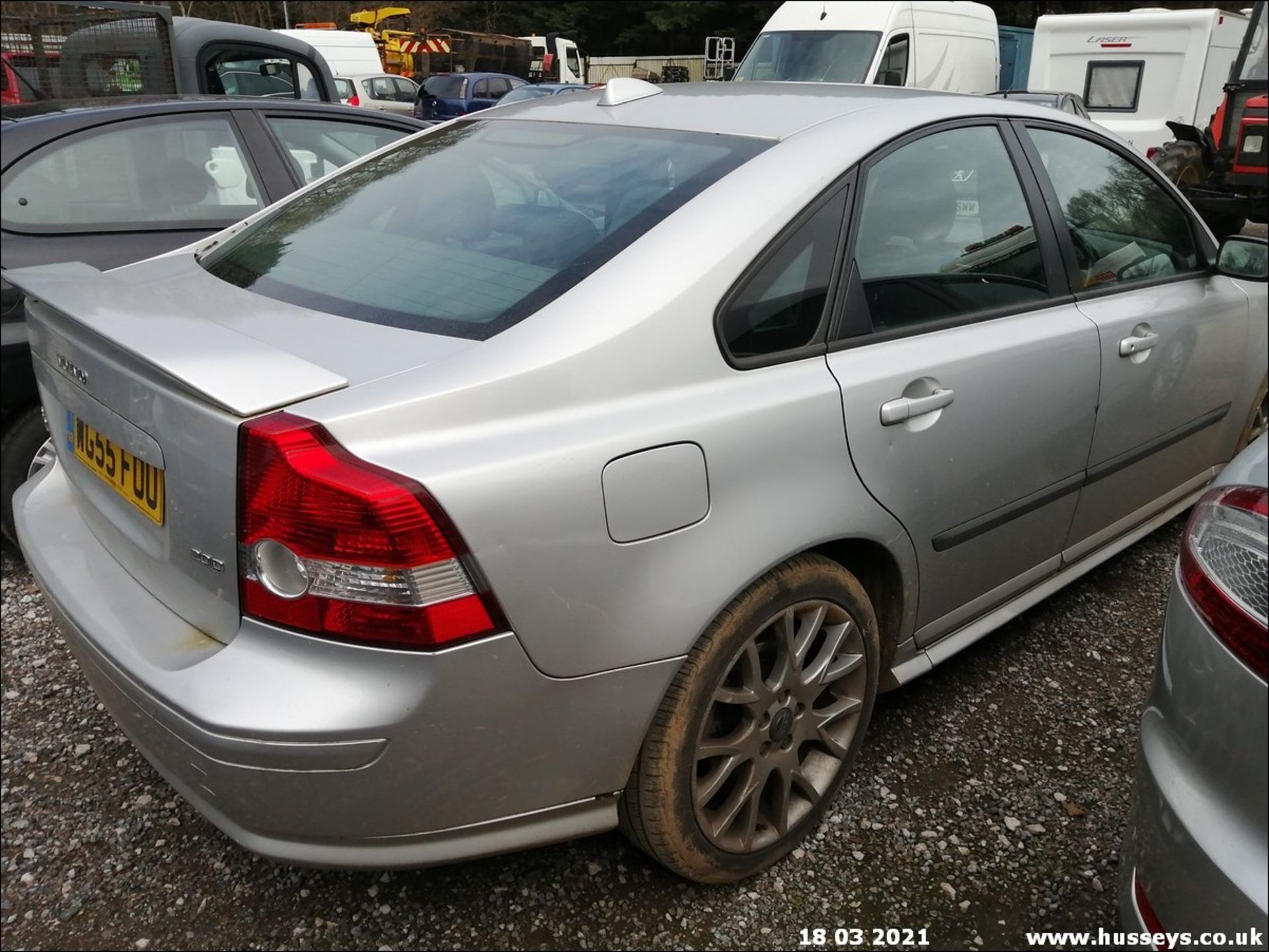 05/55 VOLVO S40 SPORT D - 1998cc 4dr Saloon (Silver) - Image 5 of 26