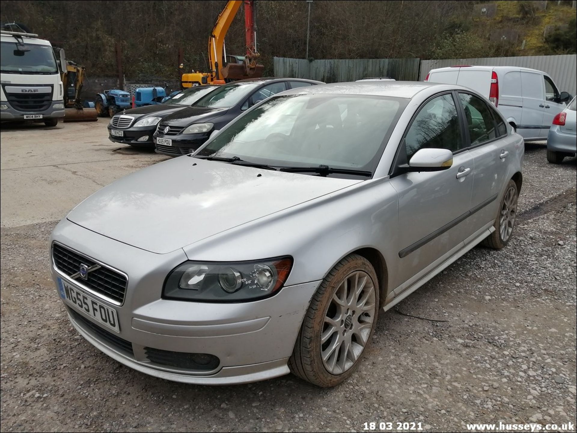 05/55 VOLVO S40 SPORT D - 1998cc 4dr Saloon (Silver) - Image 8 of 26