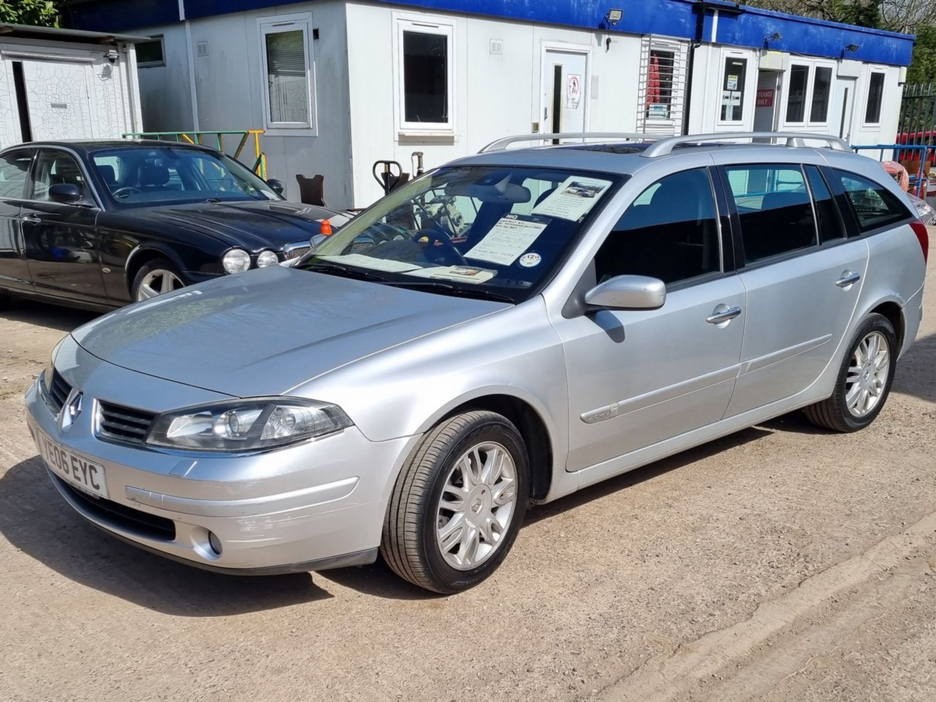 06/06 RENAULT LAGUNA PRIVILEGE AUTO - 1998cc 5dr Estate (Silver, 121k)