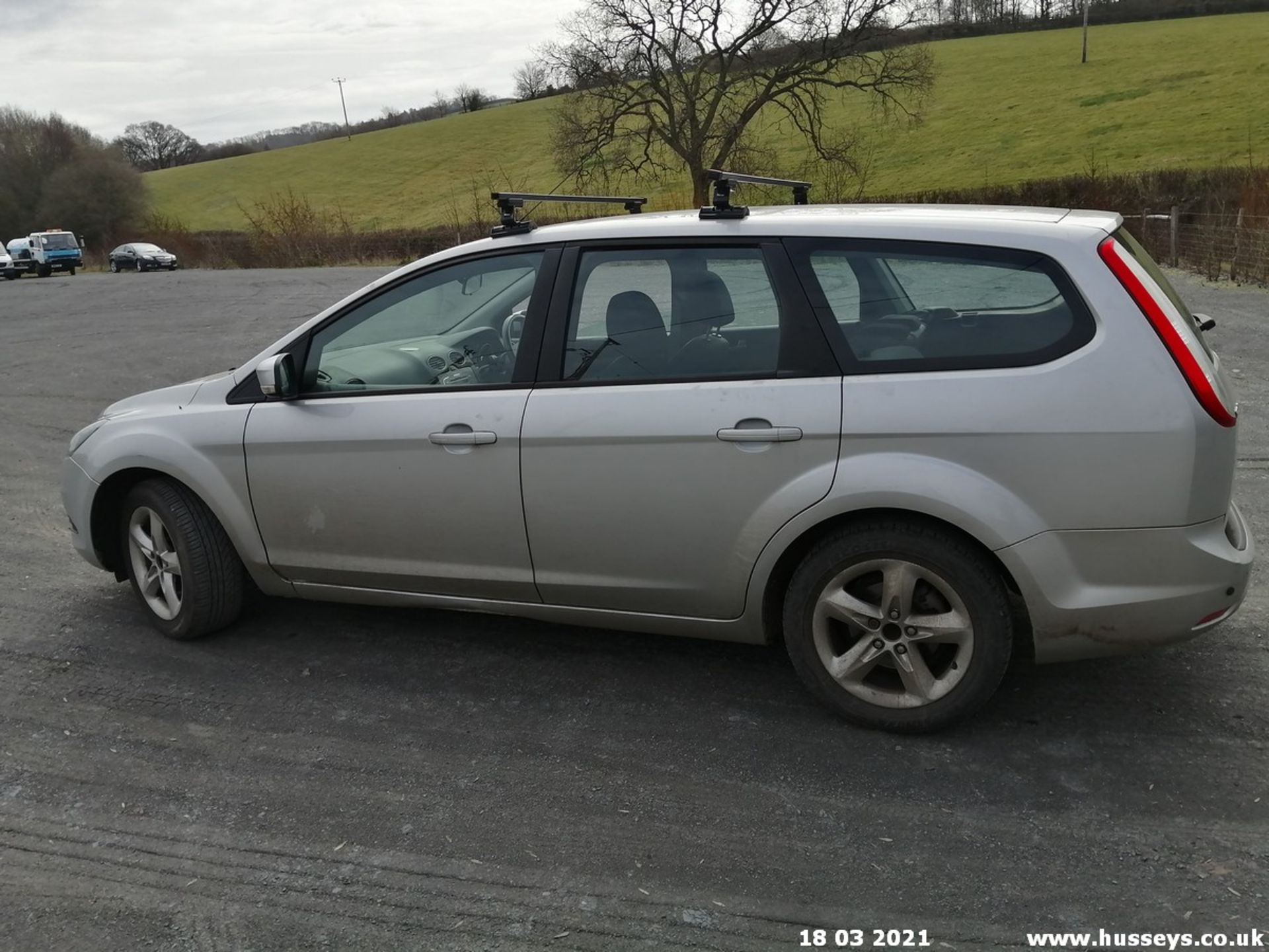 09/59 FORD FOCUS ZETEC 100 - 1596cc 5dr Estate (Silver) - Image 19 of 22