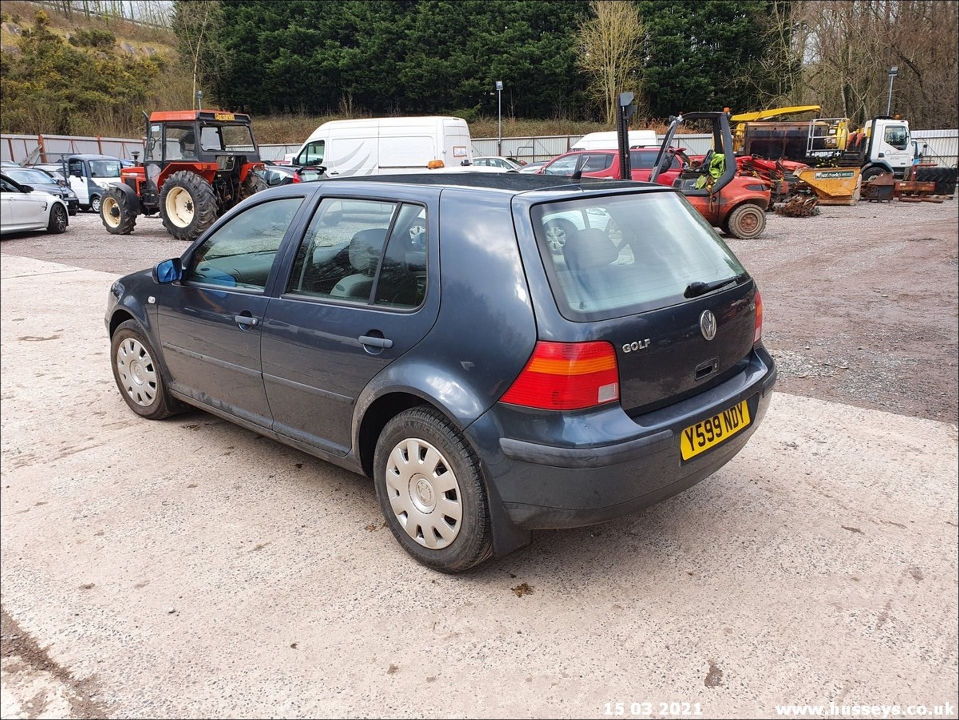 2001 VOLKSWAGEN GOLF SE TDI - 1896cc 5dr Hatchback (Grey, 146k) - Image 4 of 13