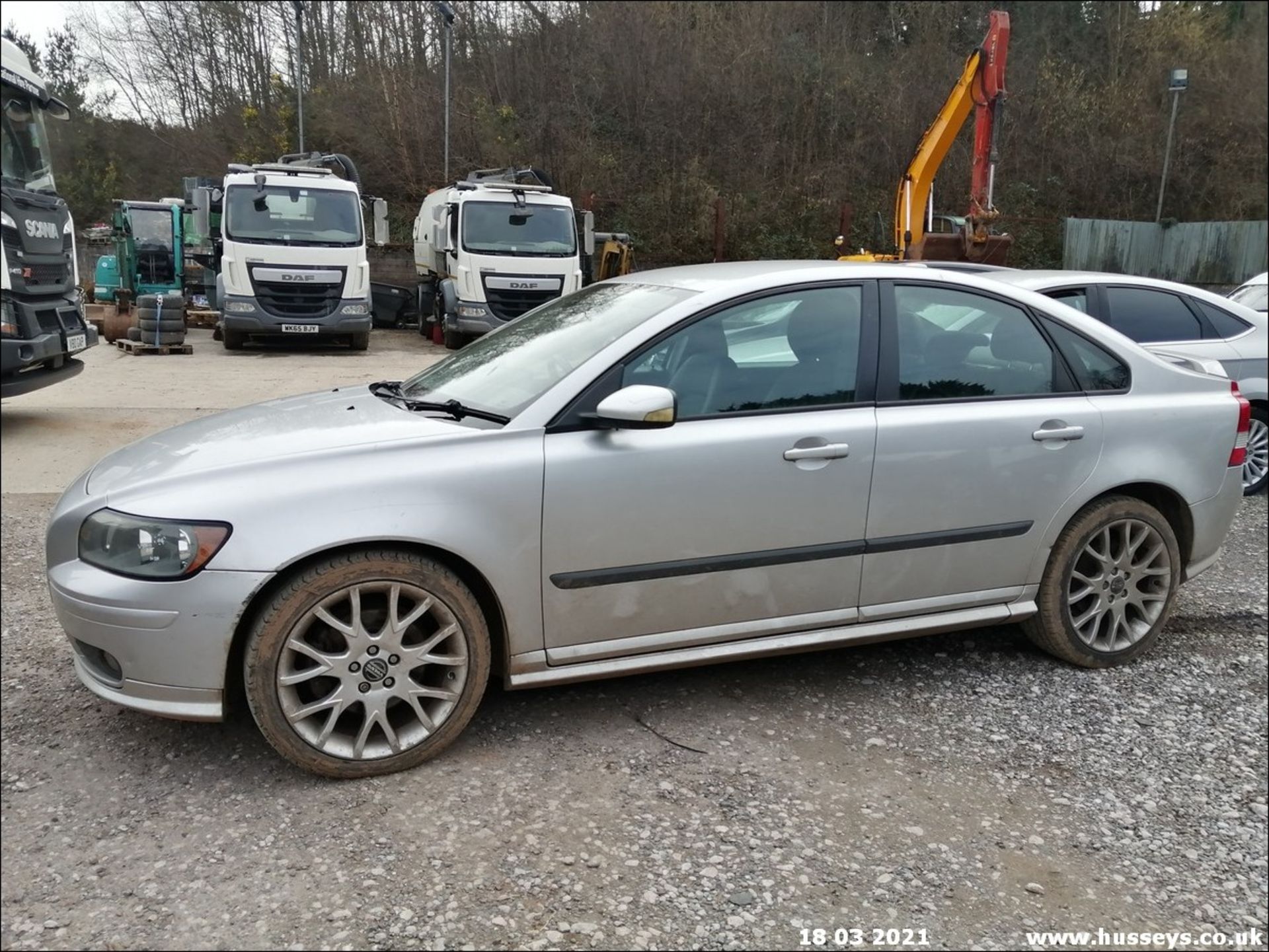 05/55 VOLVO S40 SPORT D - 1998cc 4dr Saloon (Silver) - Image 7 of 26