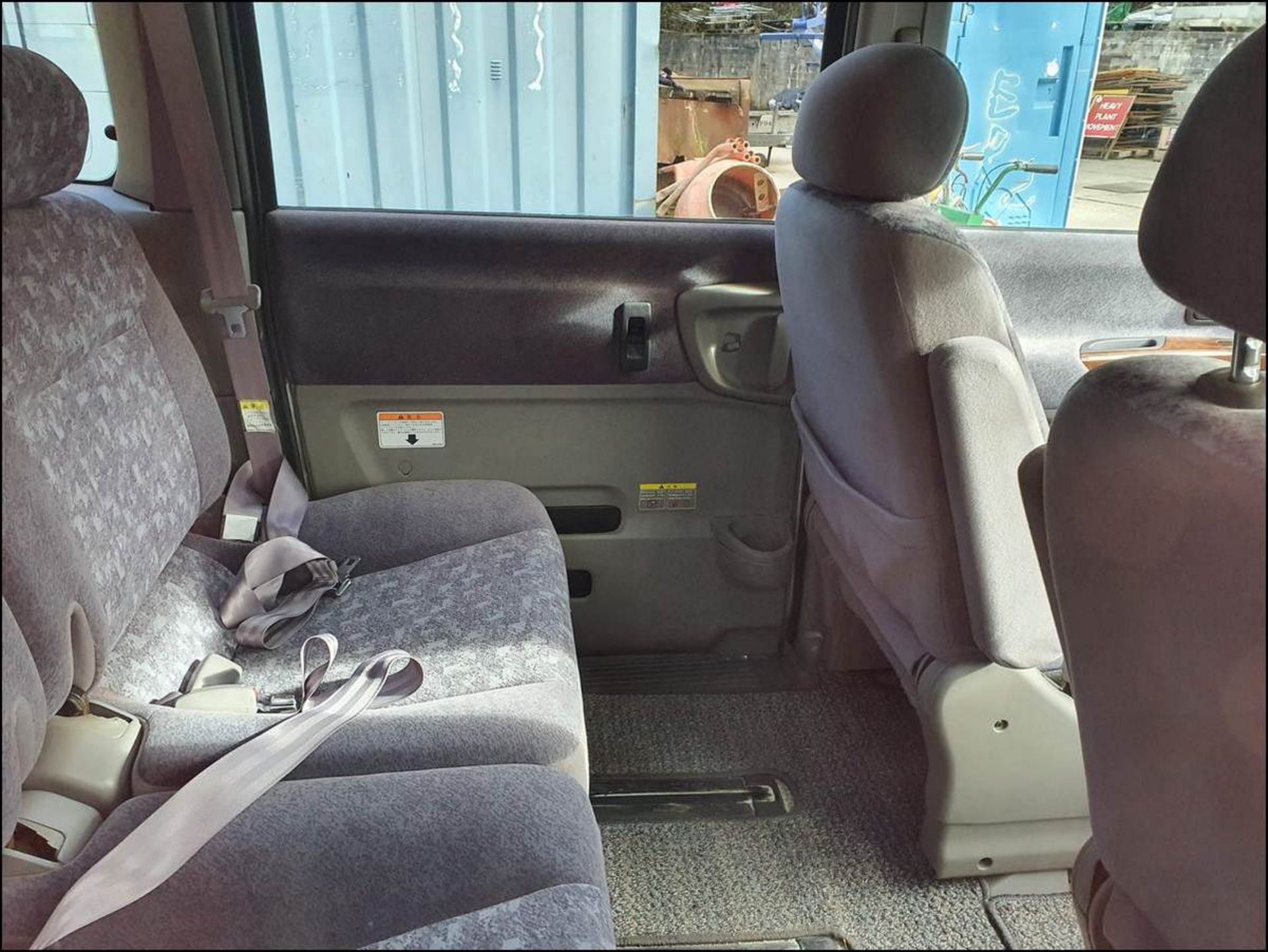 13/51 NISSAN SERENA - 1990cc 5dr MPV (Silver, 99k) - Image 9 of 16